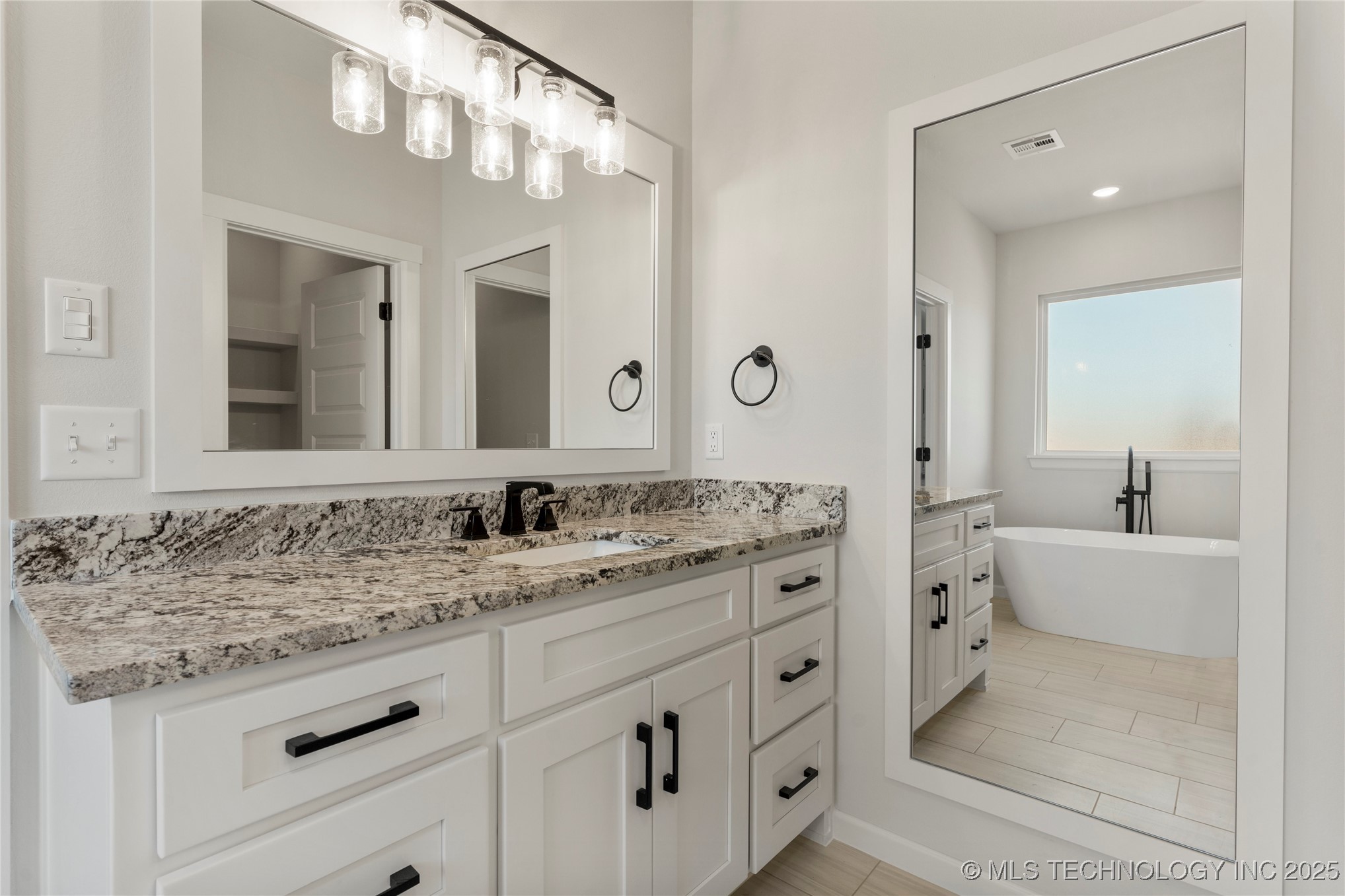 2501 E 134th Circle Property Photo 18