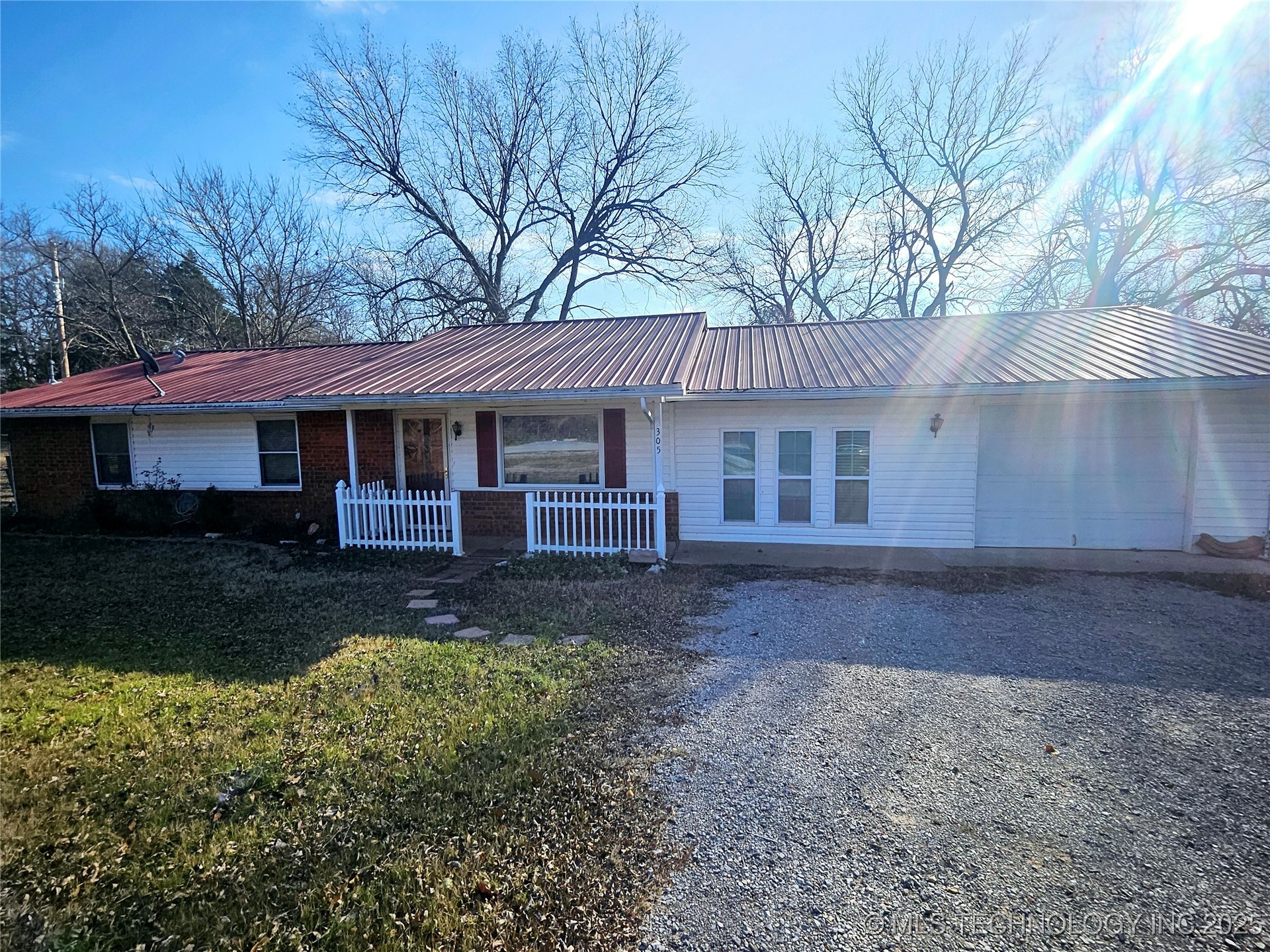 305 E Baker Property Photo