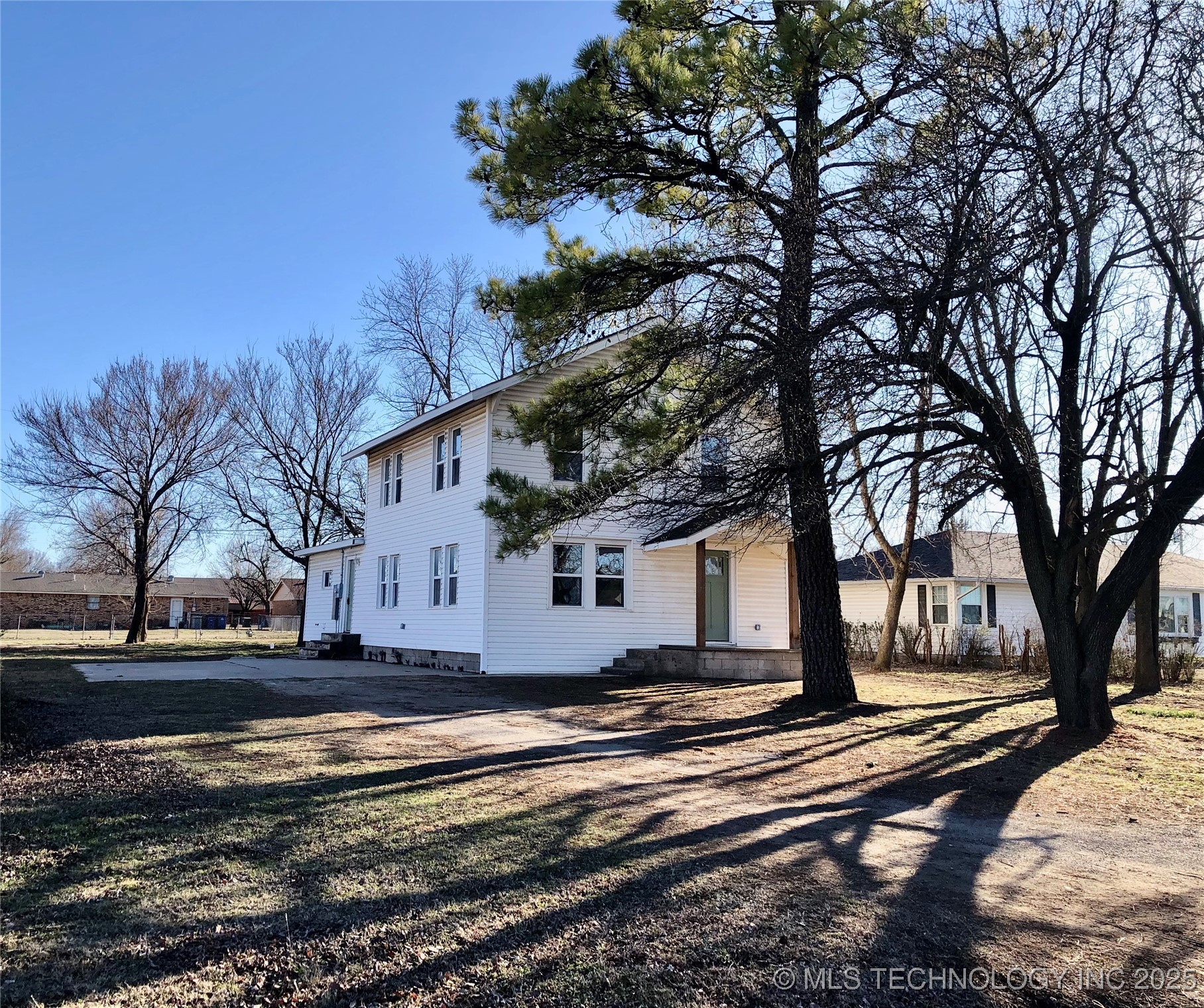 1423 E Walnut Street Property Photo