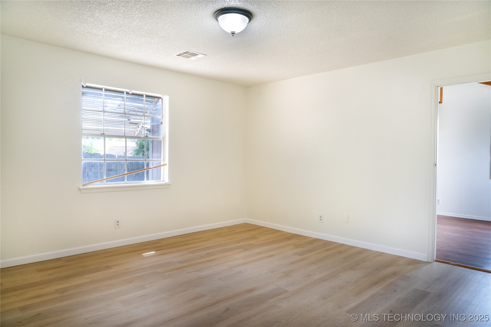 12514 E 38th Street Property Photo 12