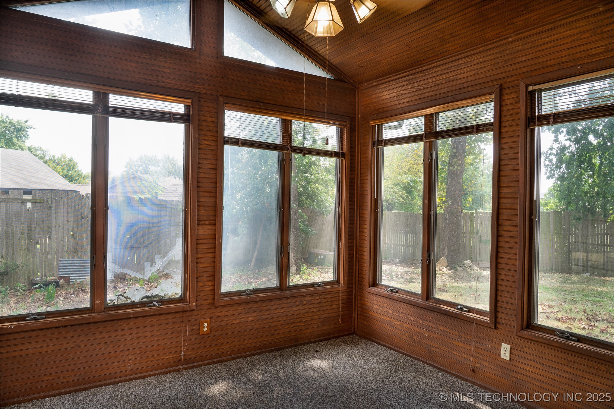 12514 E 38th Street Property Photo 17