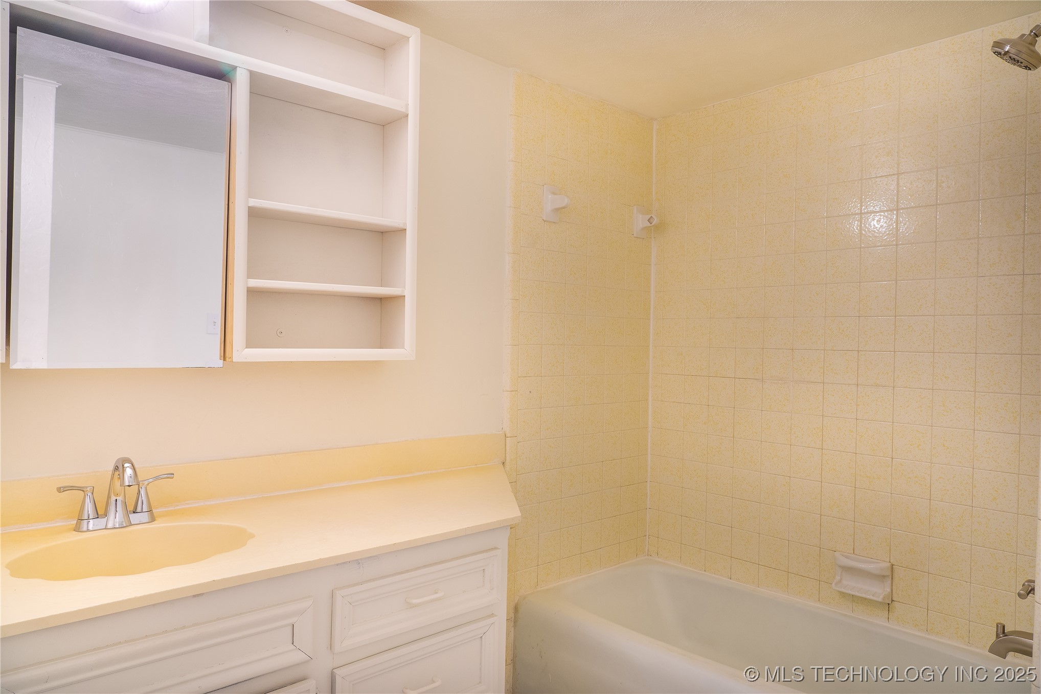 12514 E 38th Street Property Photo 19