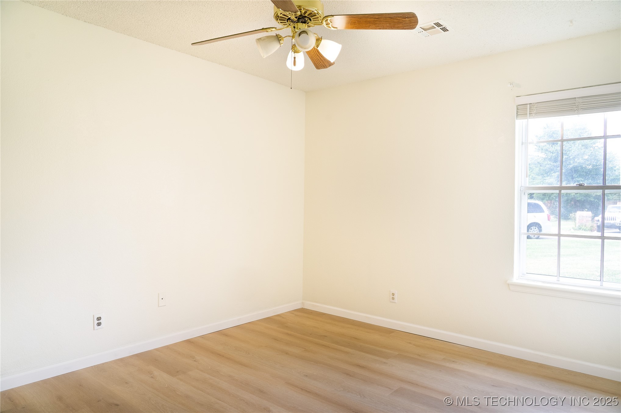 12514 E 38th Street Property Photo 26