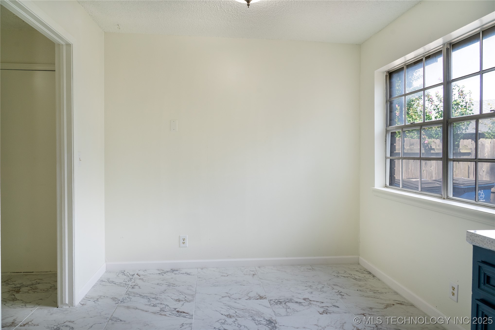 12514 E 38th Street Property Photo 28