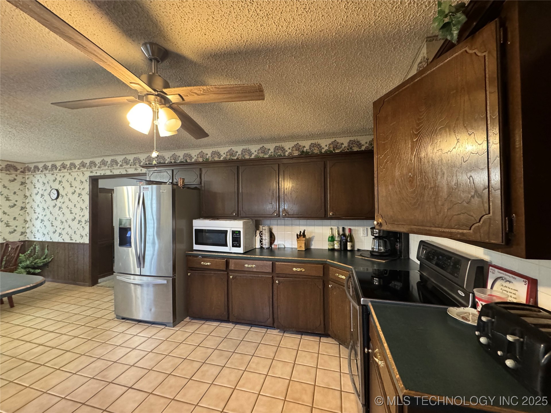 909 E Woods Court Property Photo 10