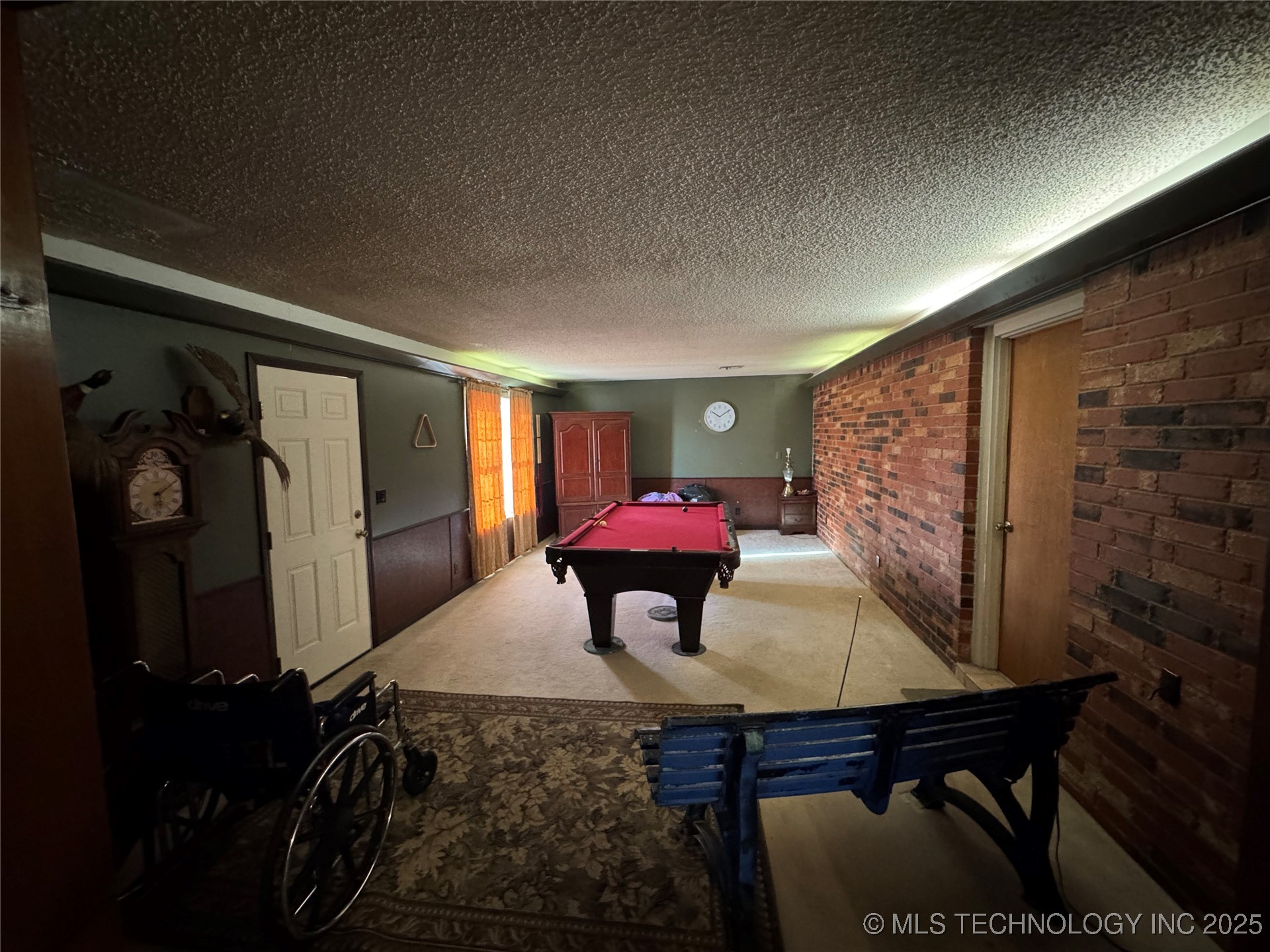 909 E Woods Court Property Photo 11