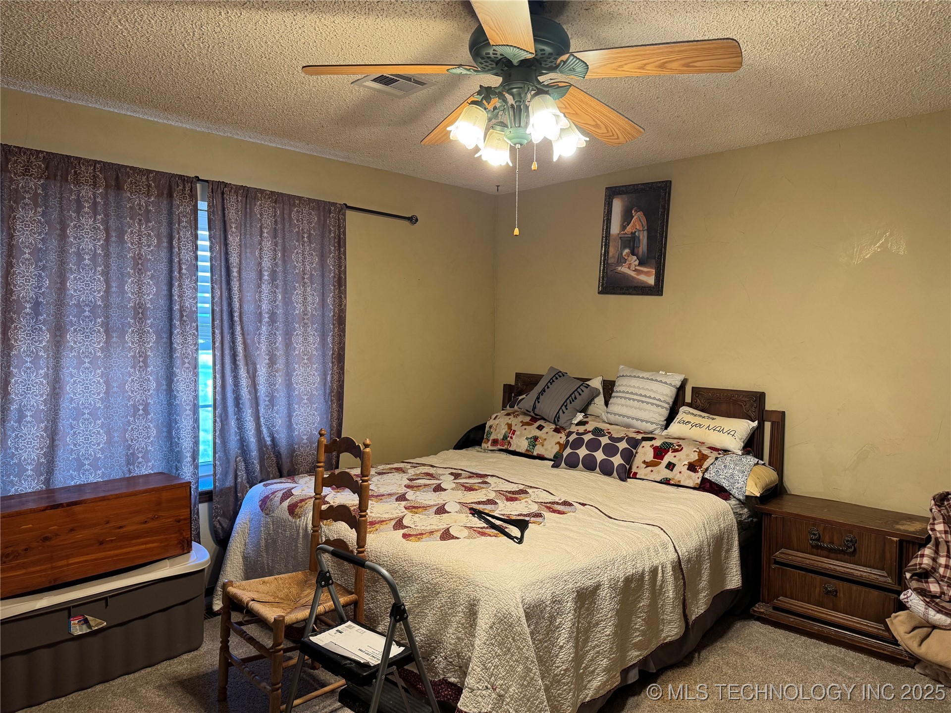 909 E Woods Court Property Photo 18
