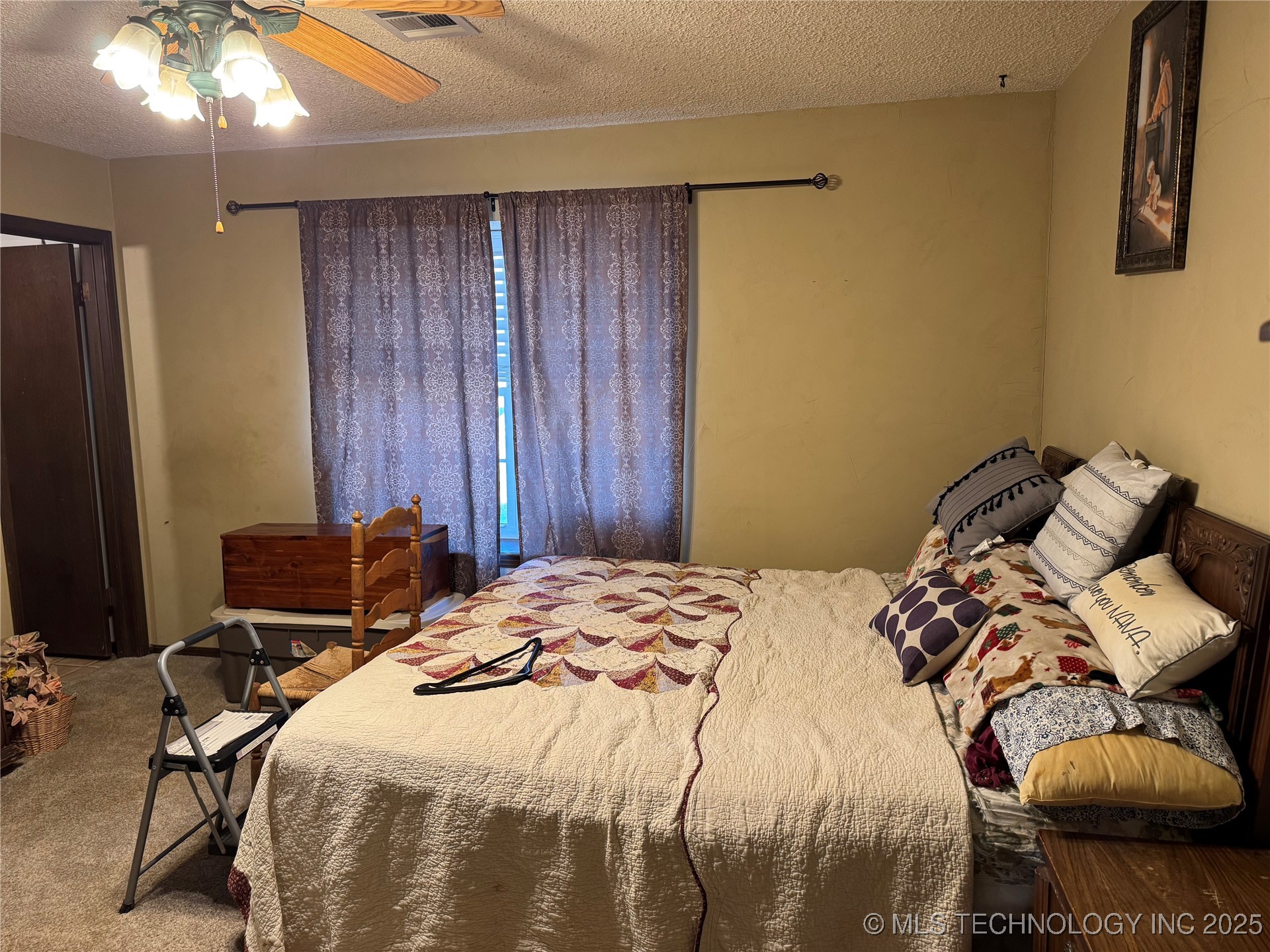 909 E Woods Court Property Photo 20