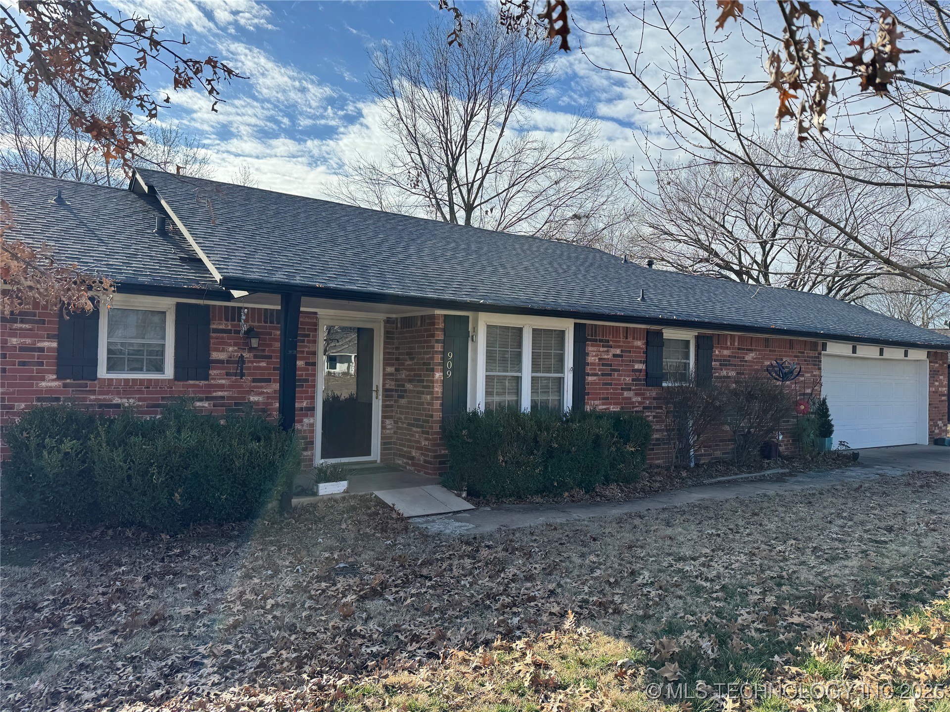 909 E Woods Court Property Photo 31