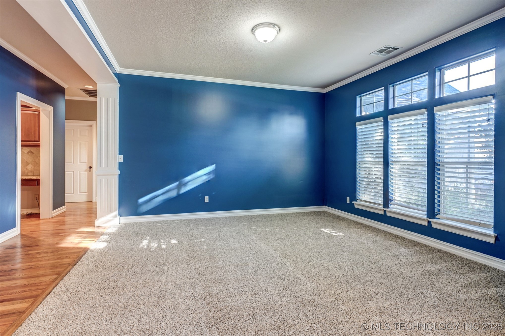1016 S Cypress Avenue Property Photo 5