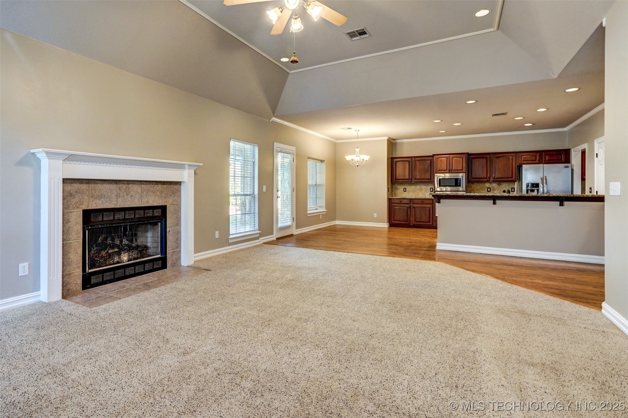 1016 S Cypress Avenue Property Photo 8