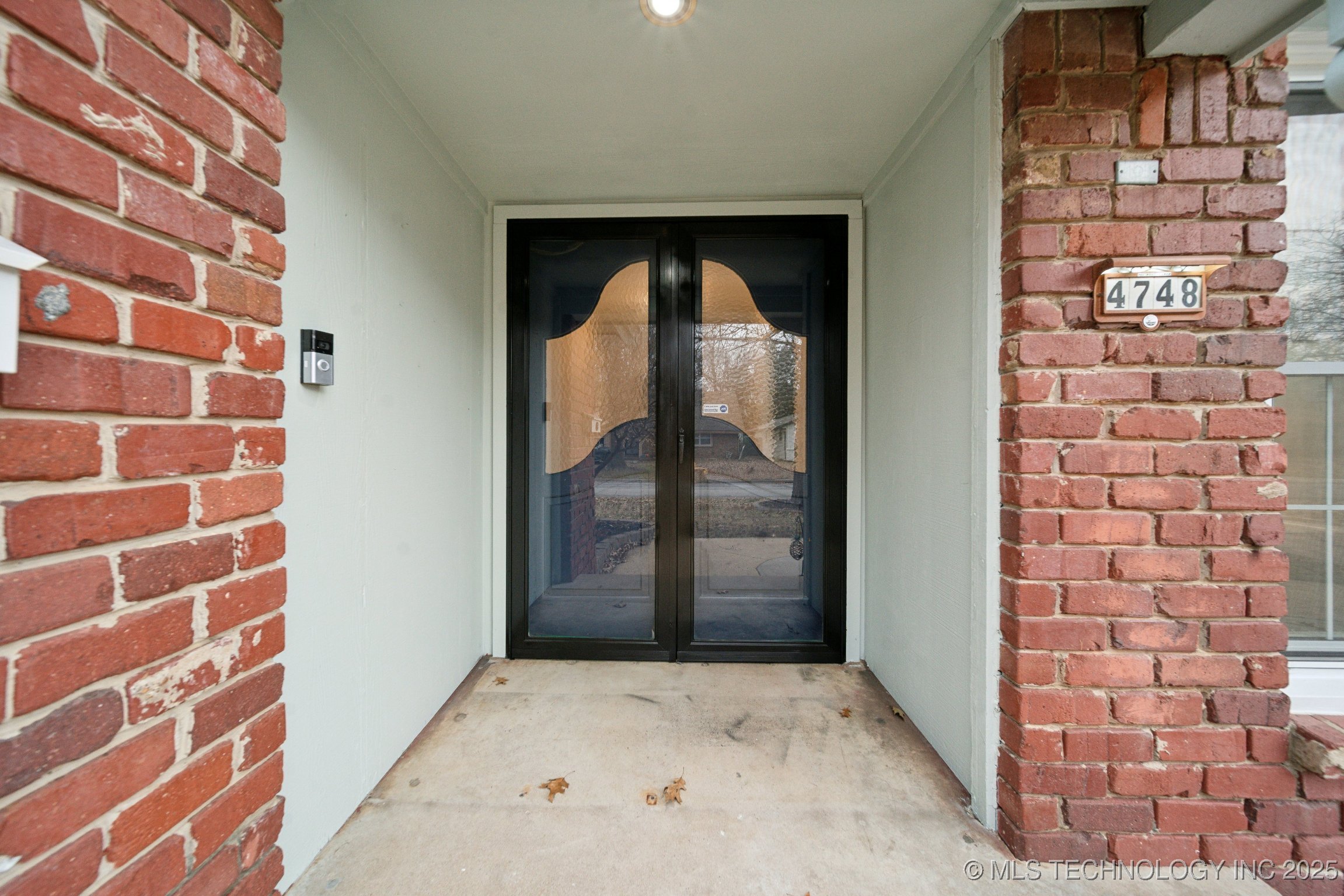 4748 S Hudson Place Property Photo 3