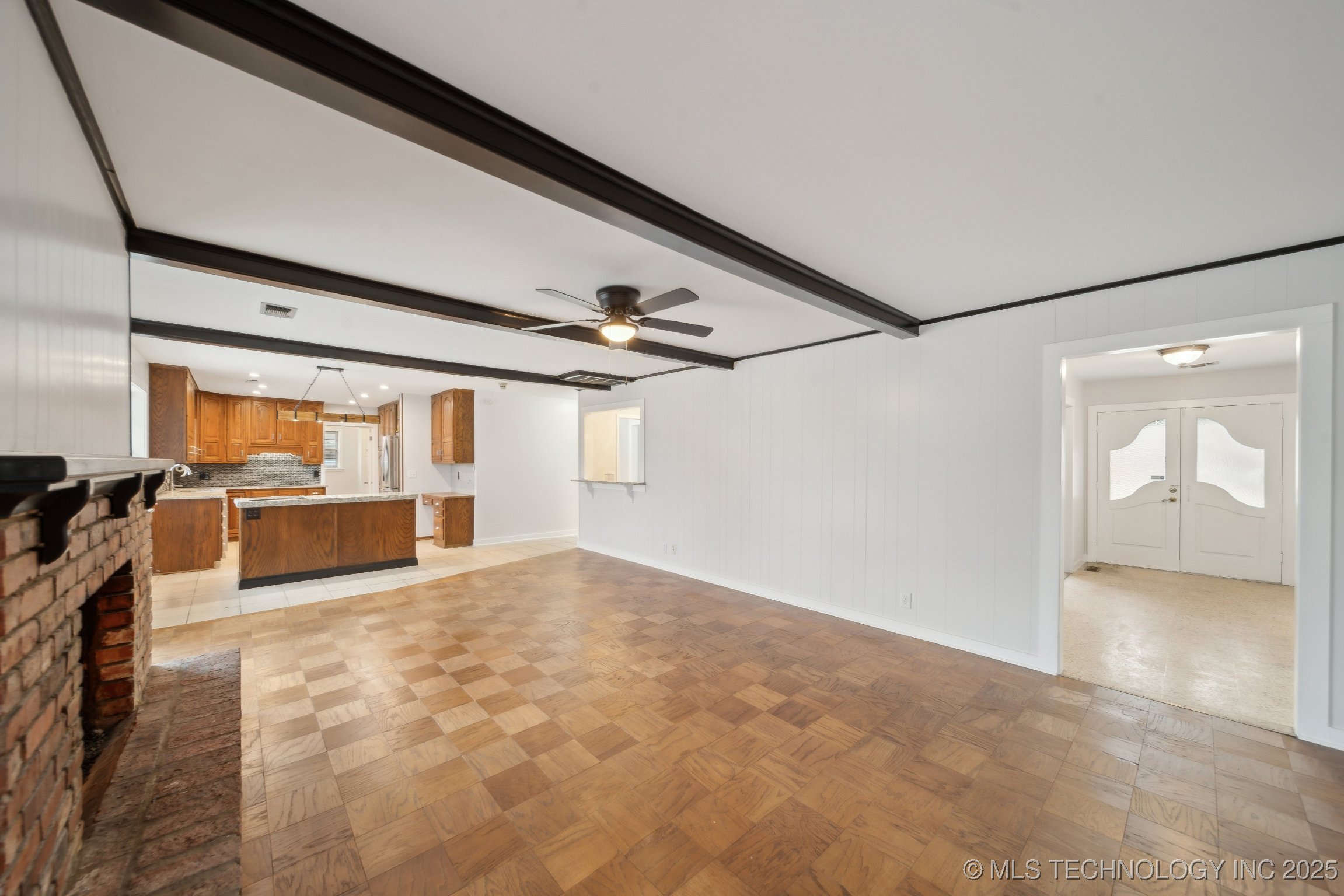 4748 S Hudson Place Property Photo 8