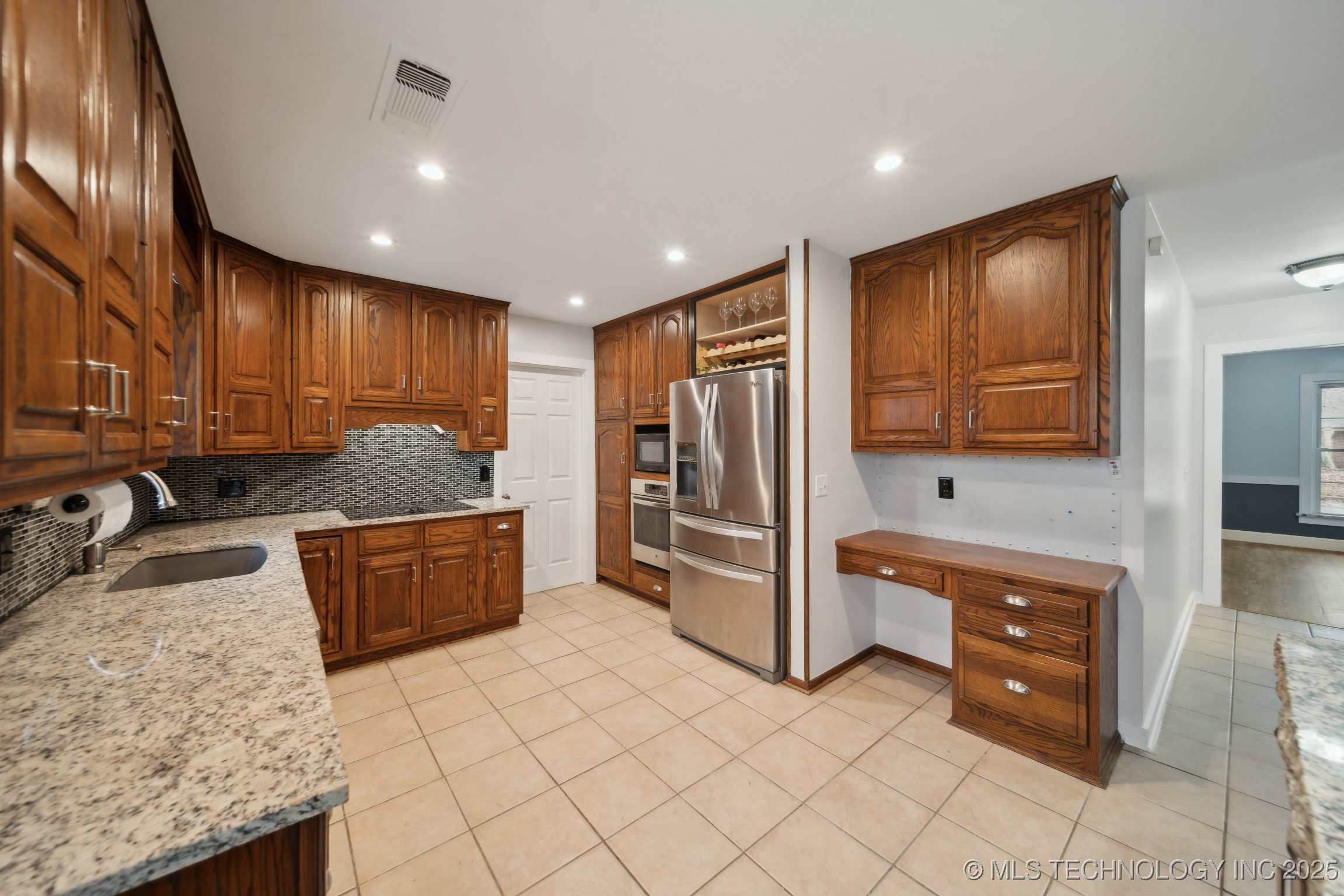 4748 S Hudson Place Property Photo 12