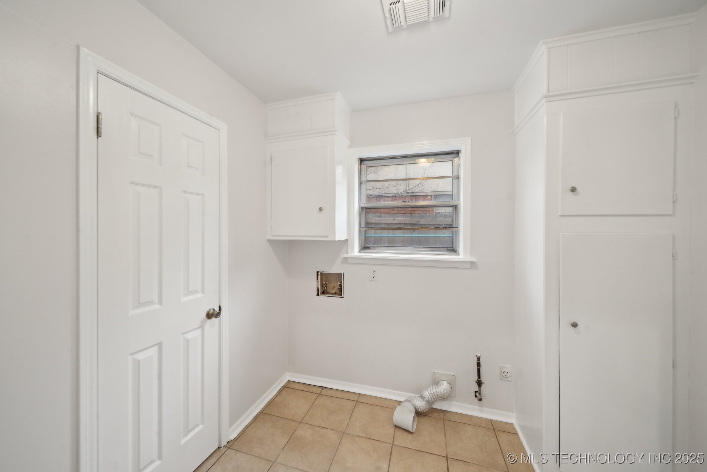 4748 S Hudson Place Property Photo 16