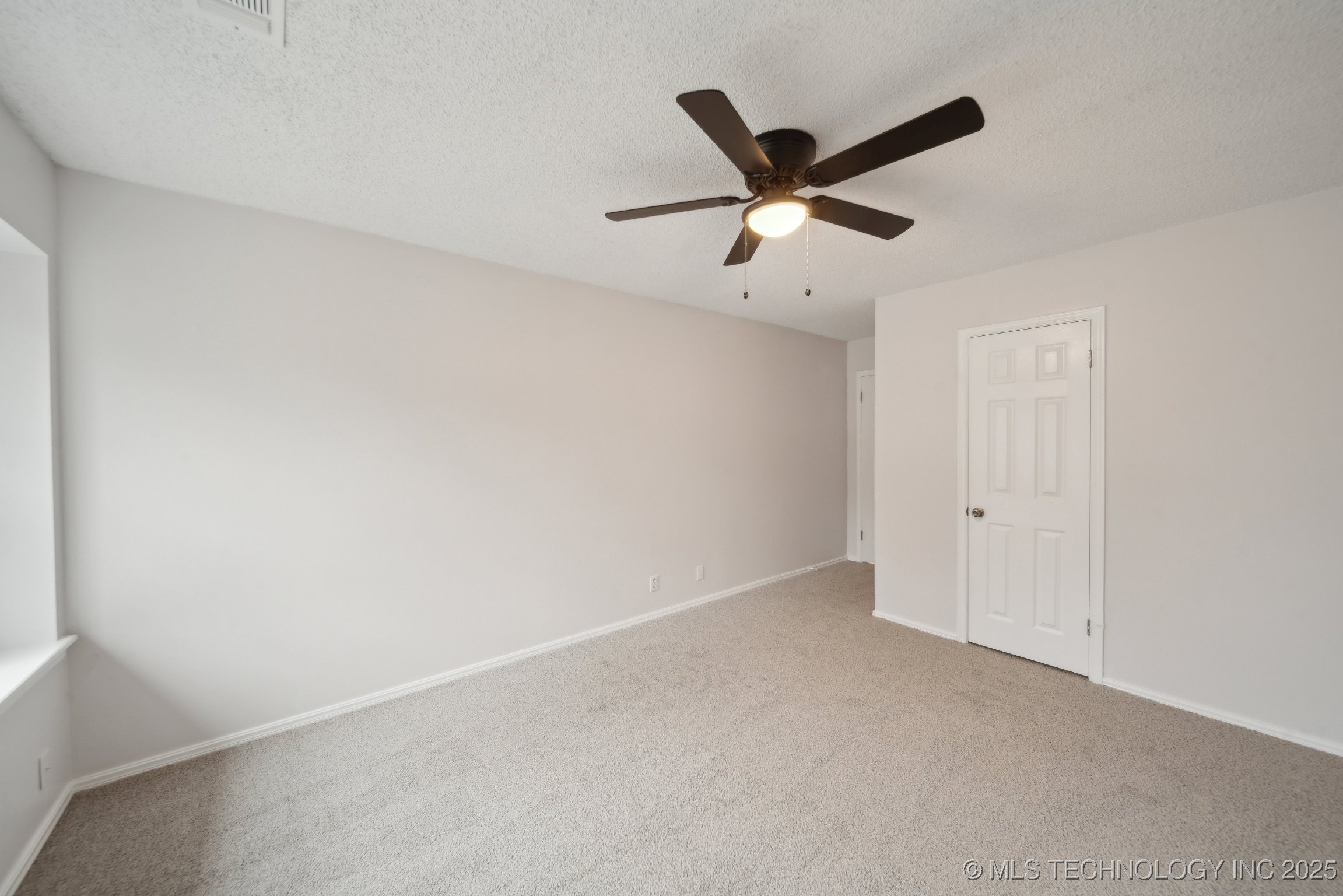 4748 S Hudson Place Property Photo 18