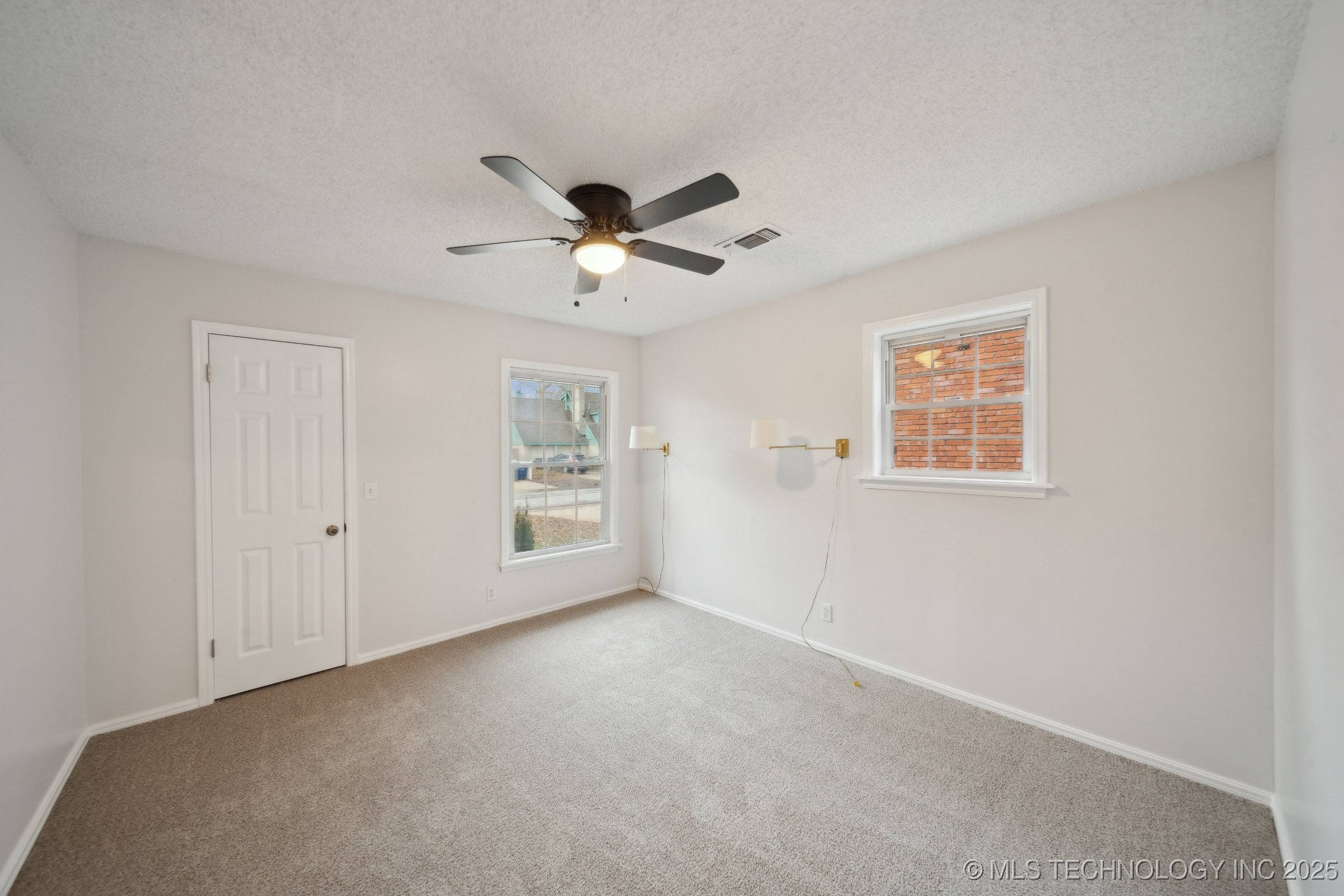 4748 S Hudson Place Property Photo 19