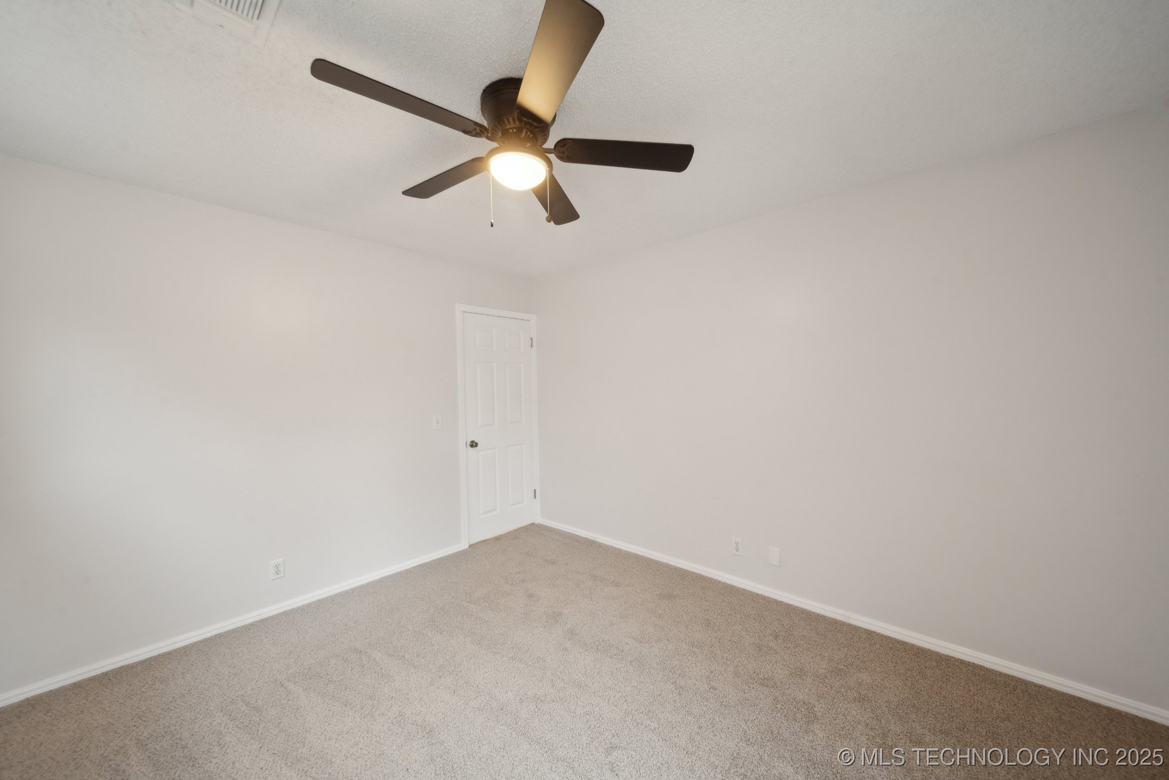 4748 S Hudson Place Property Photo 20