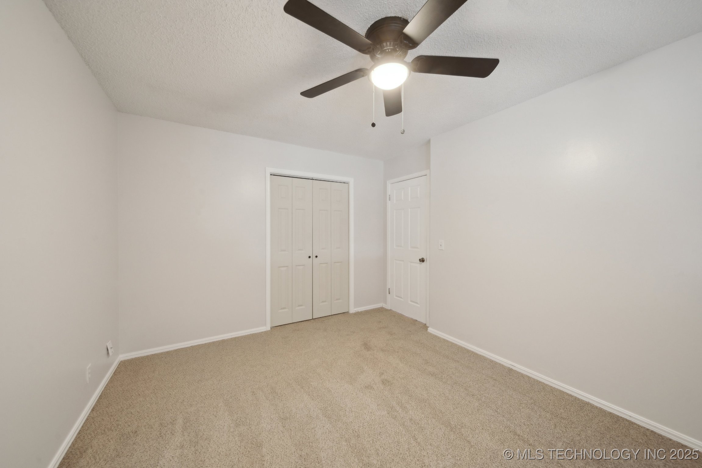 4748 S Hudson Place Property Photo 23