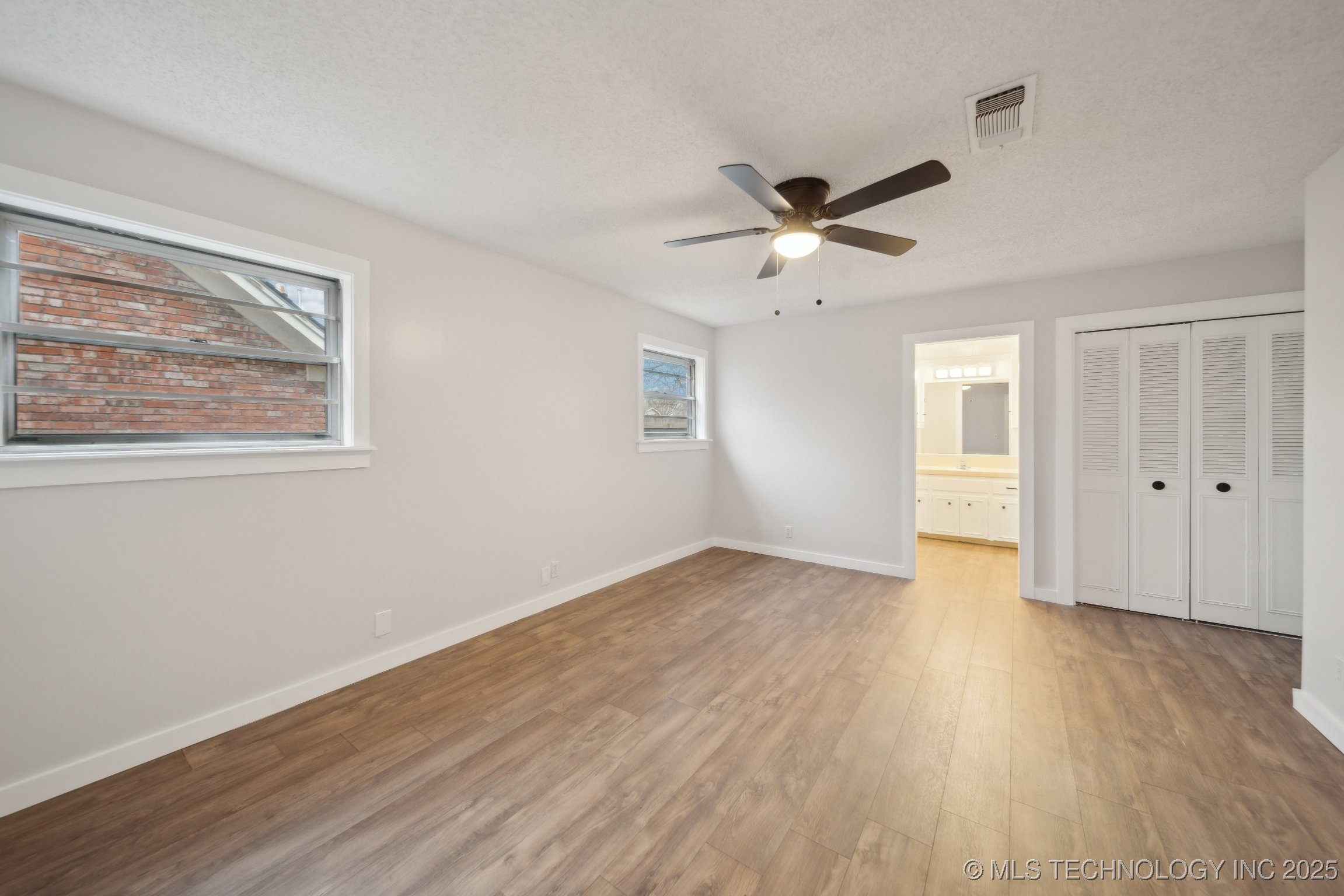 4748 S Hudson Place Property Photo 24