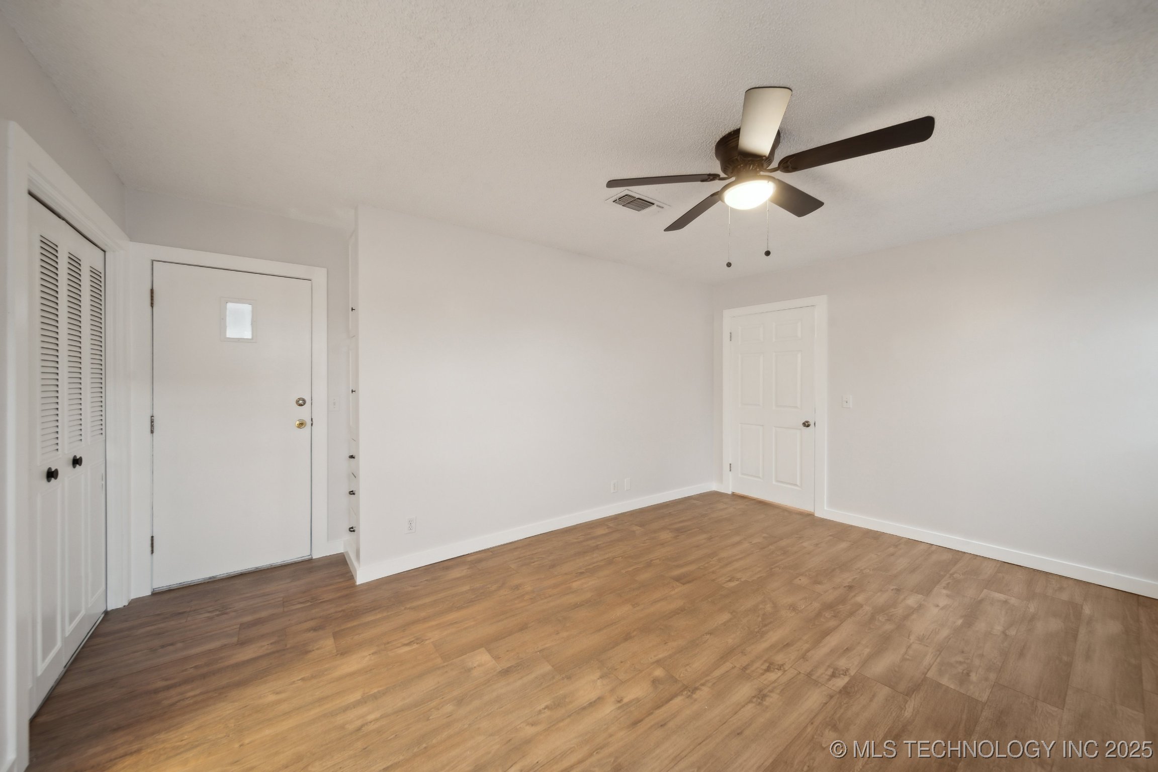 4748 S Hudson Place Property Photo 25