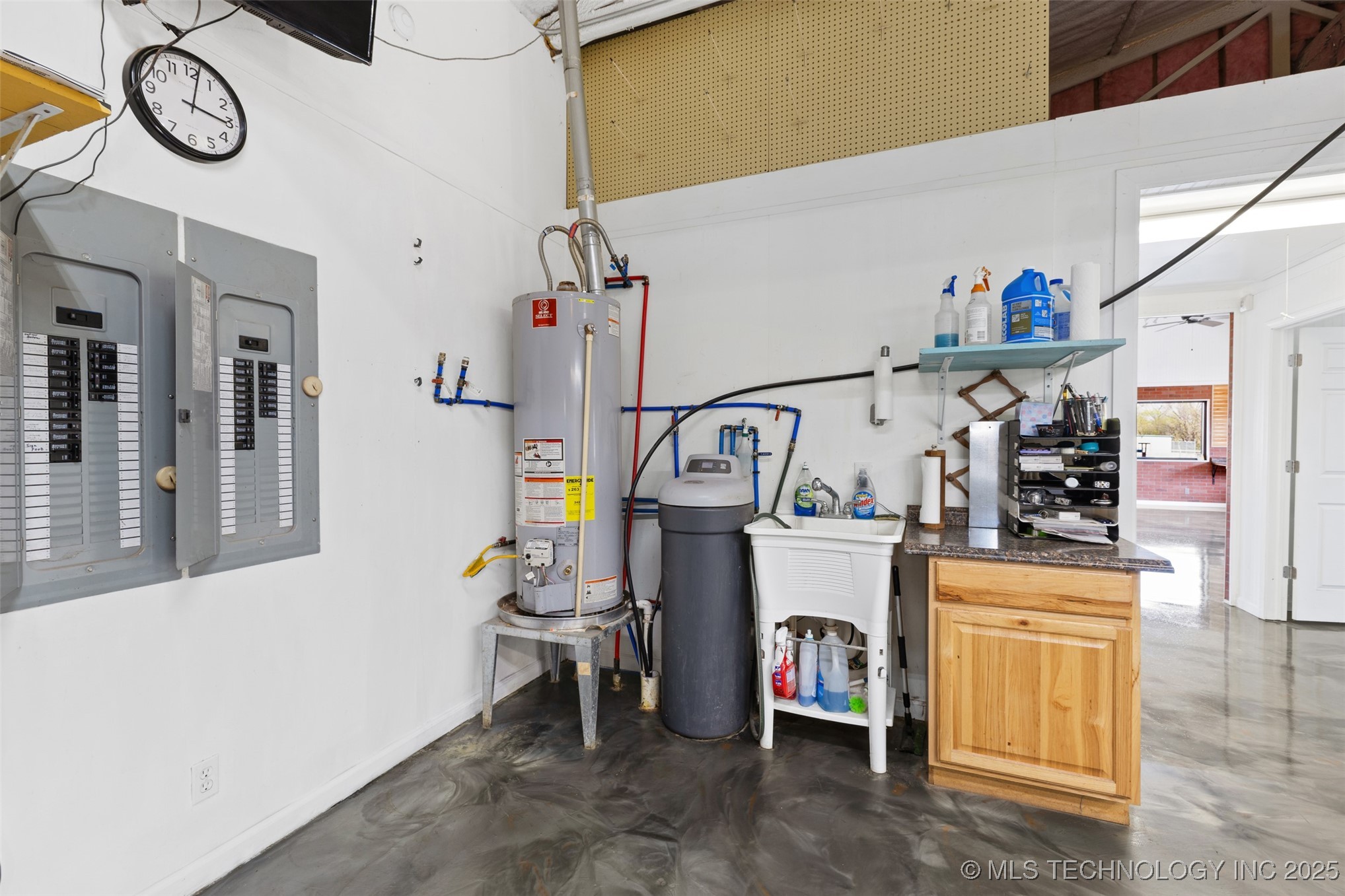 118 E 5th Street Property Photo 16
