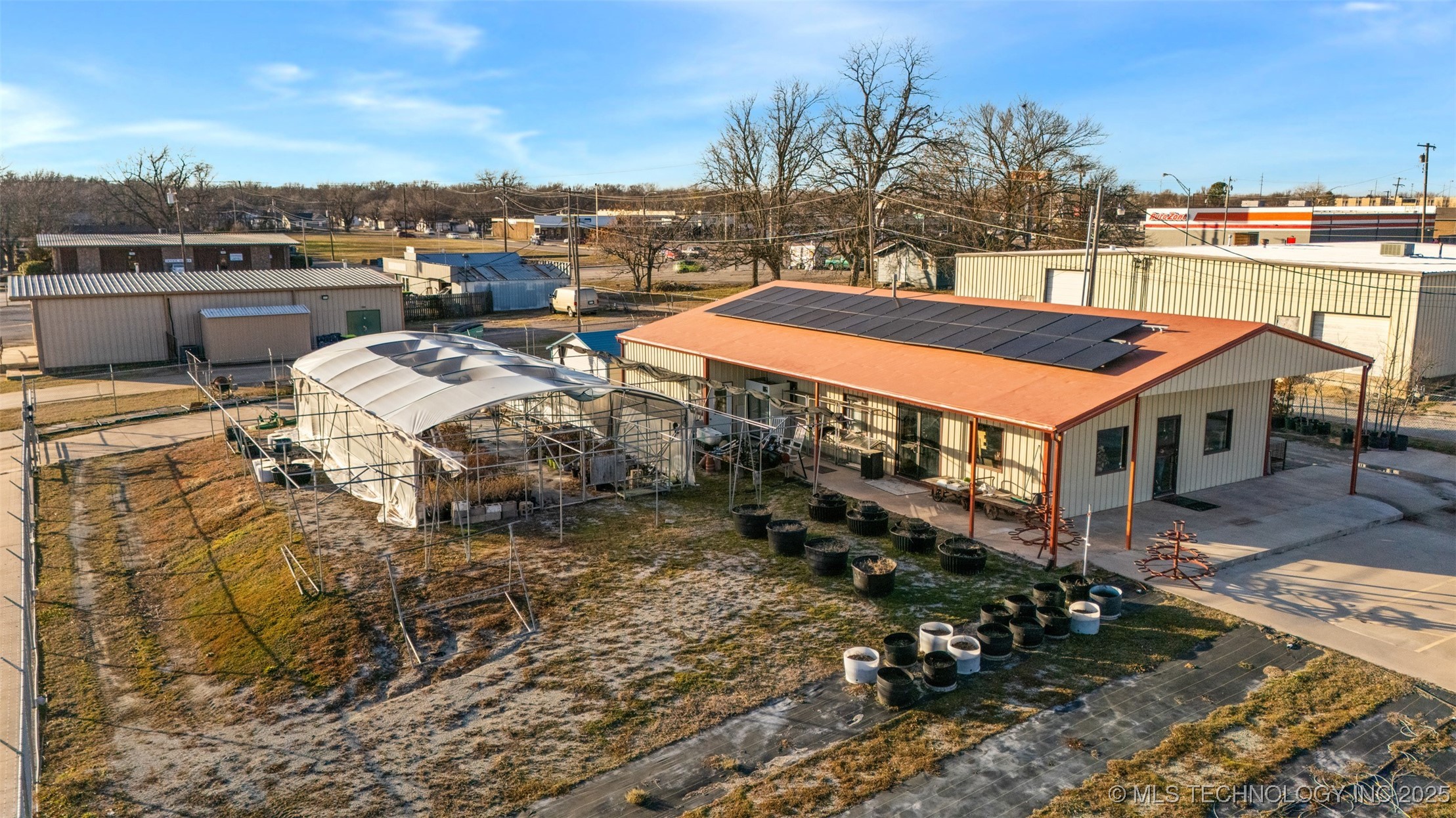 118 E 5th Street Property Photo 42
