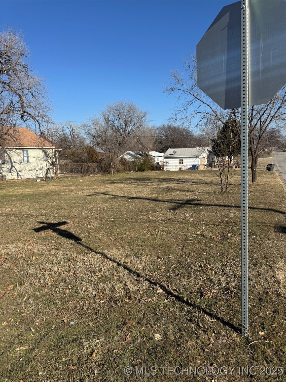 1401 N Yale Avenue Property Photo