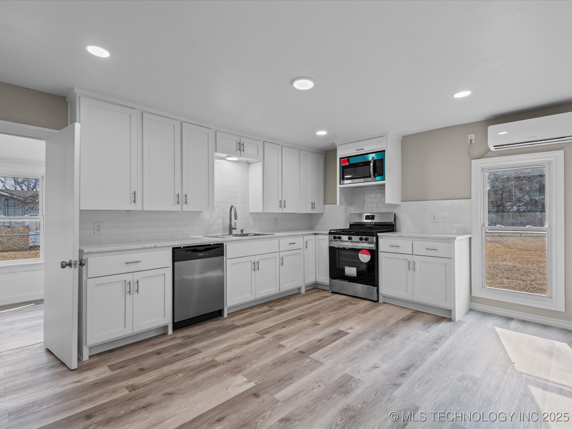 820 E 7th Street Property Photo 6