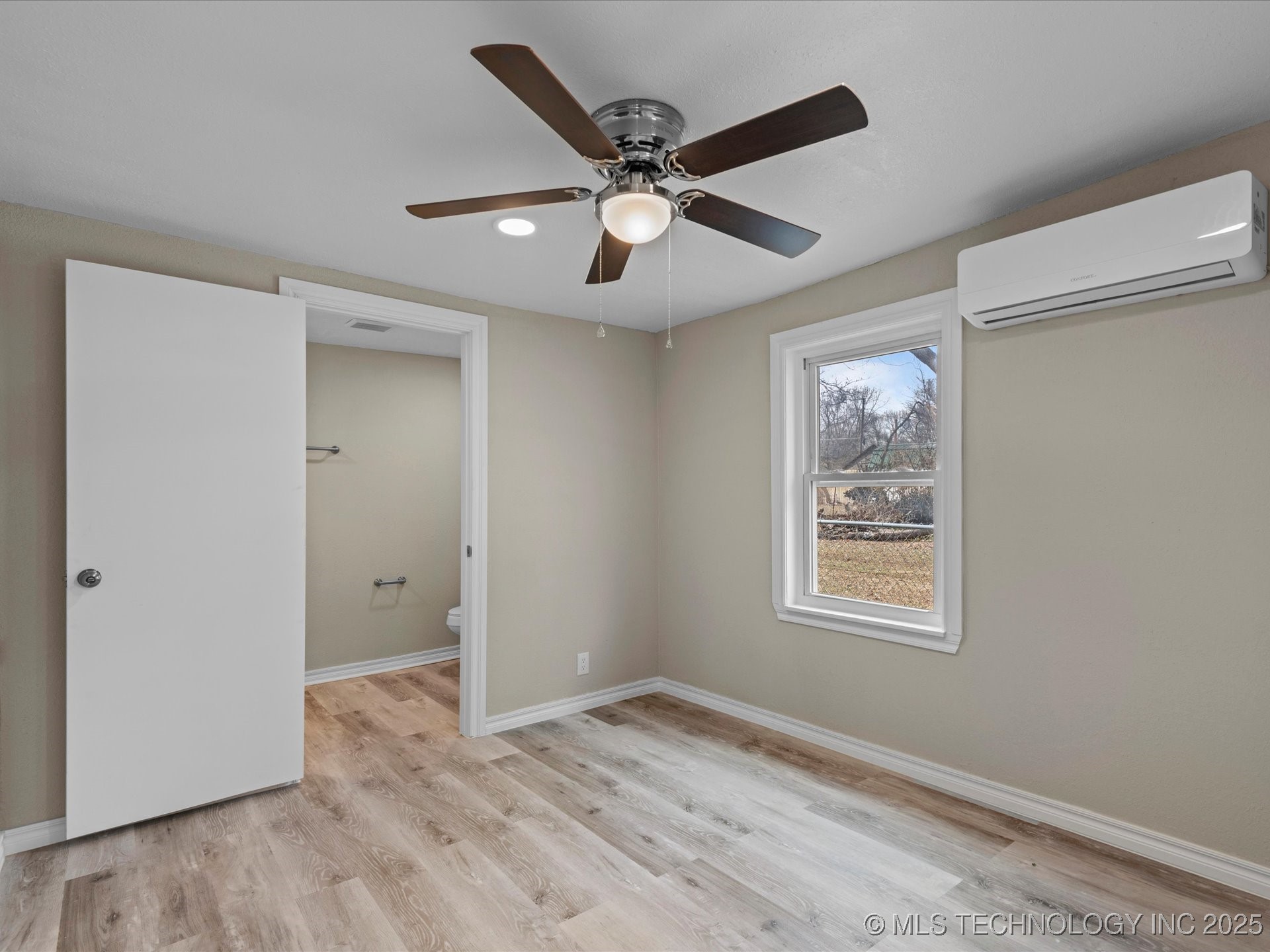 820 E 7th Street Property Photo 12