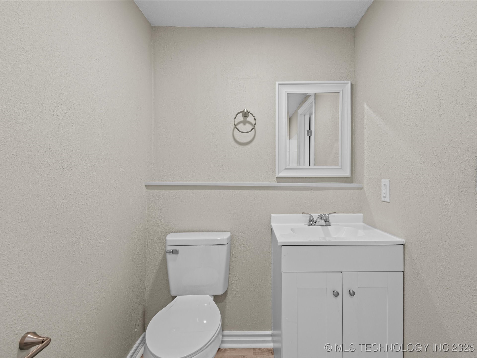 820 E 7th Street Property Photo 14