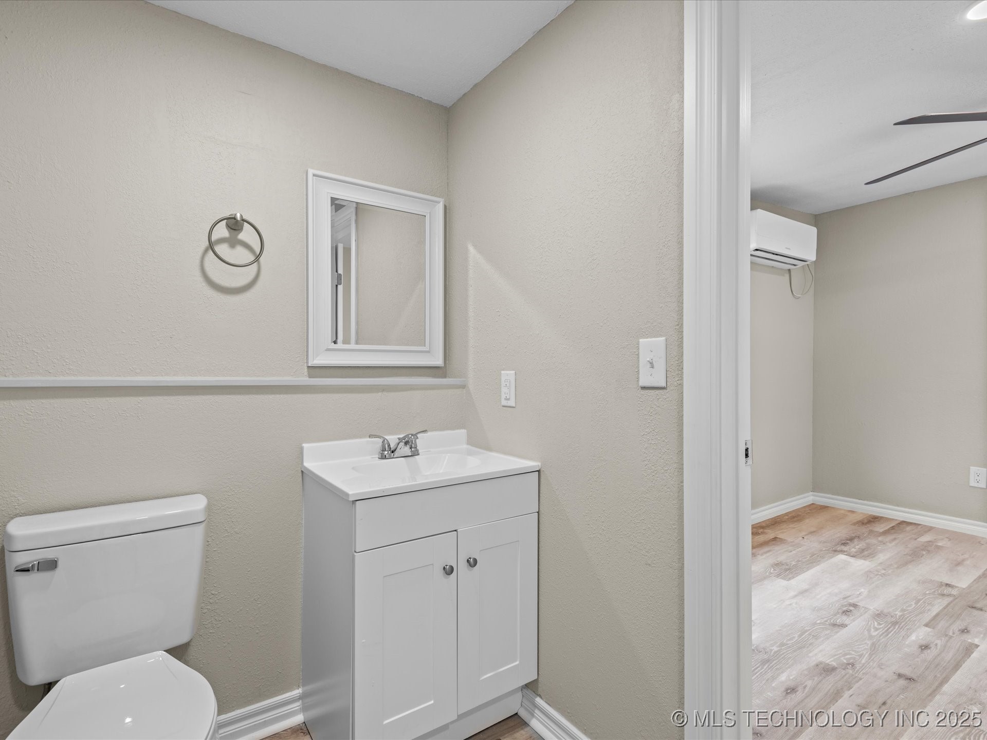 820 E 7th Street Property Photo 16