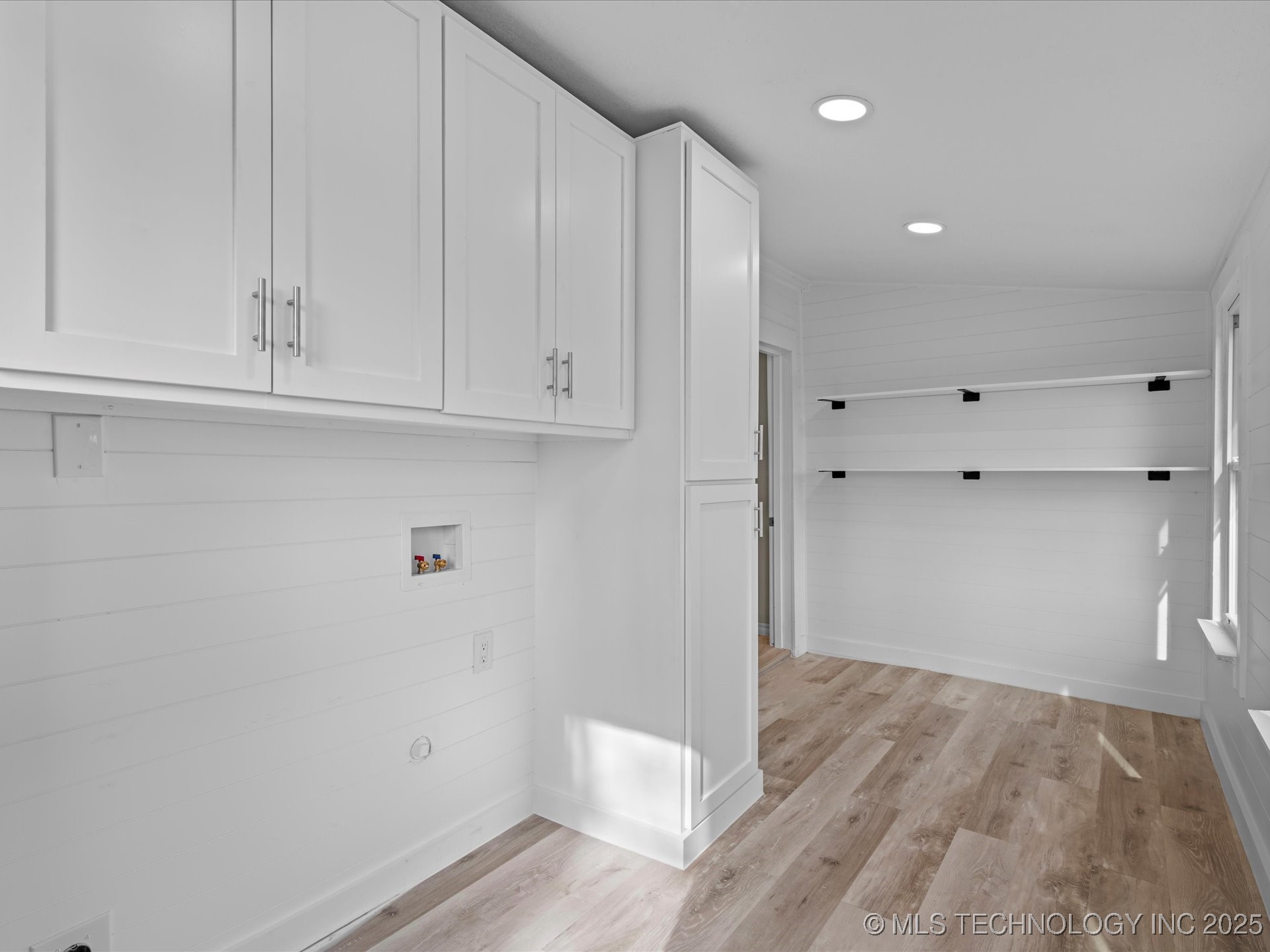 820 E 7th Street Property Photo 18