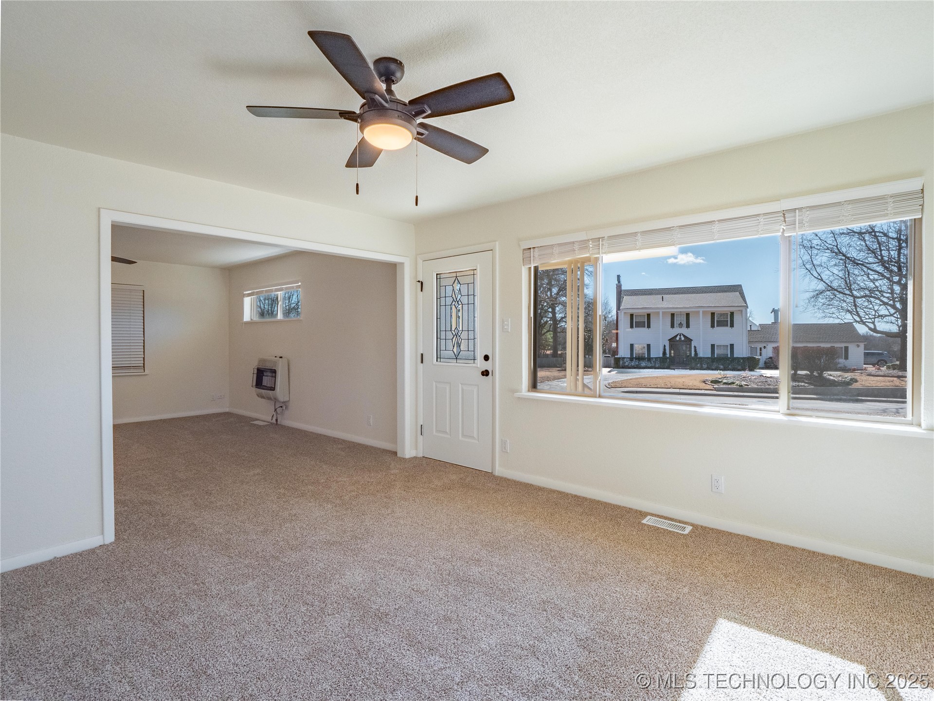 615 E South Avenue Property Photo 4