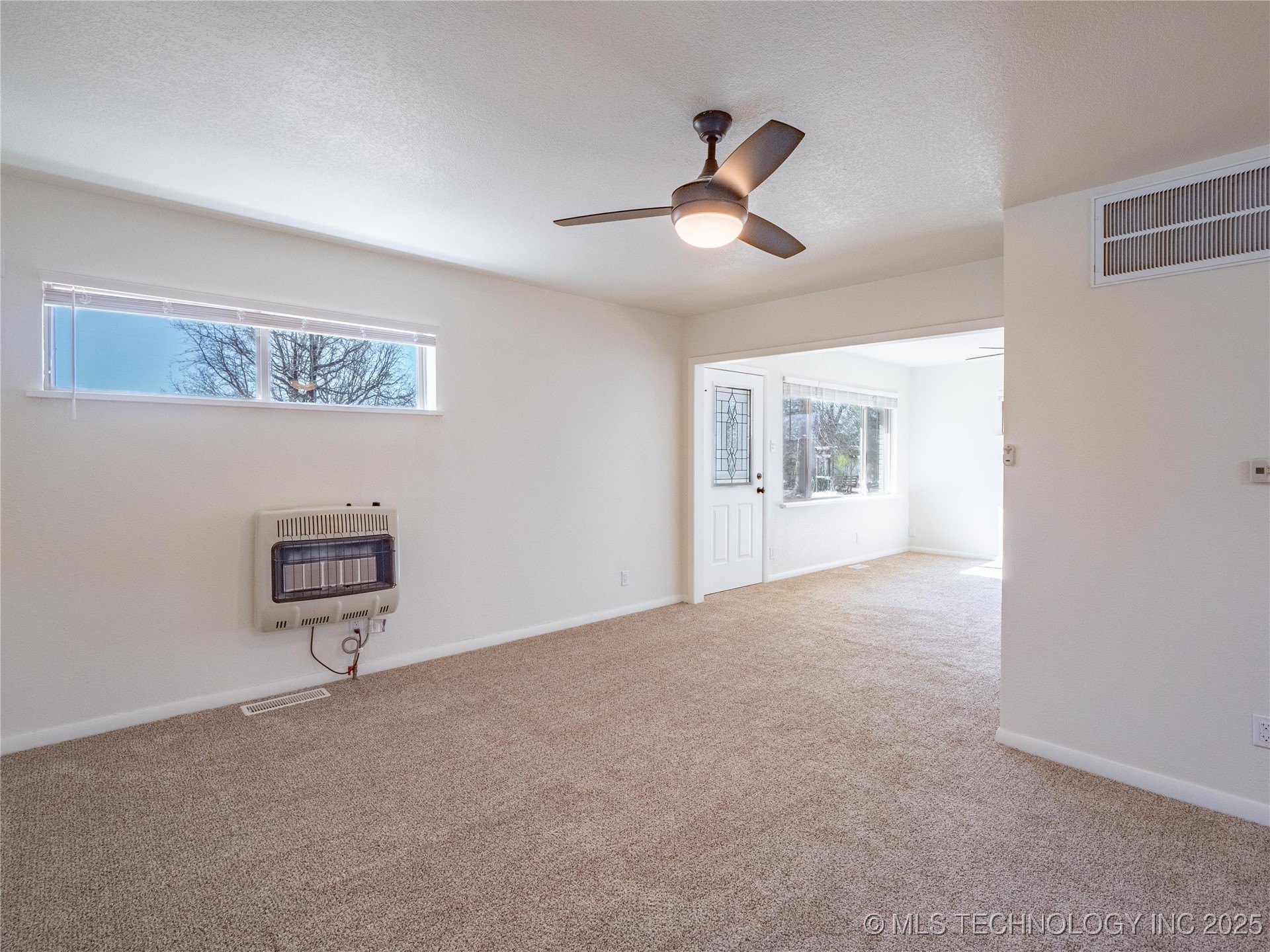 615 E South Avenue Property Photo 10