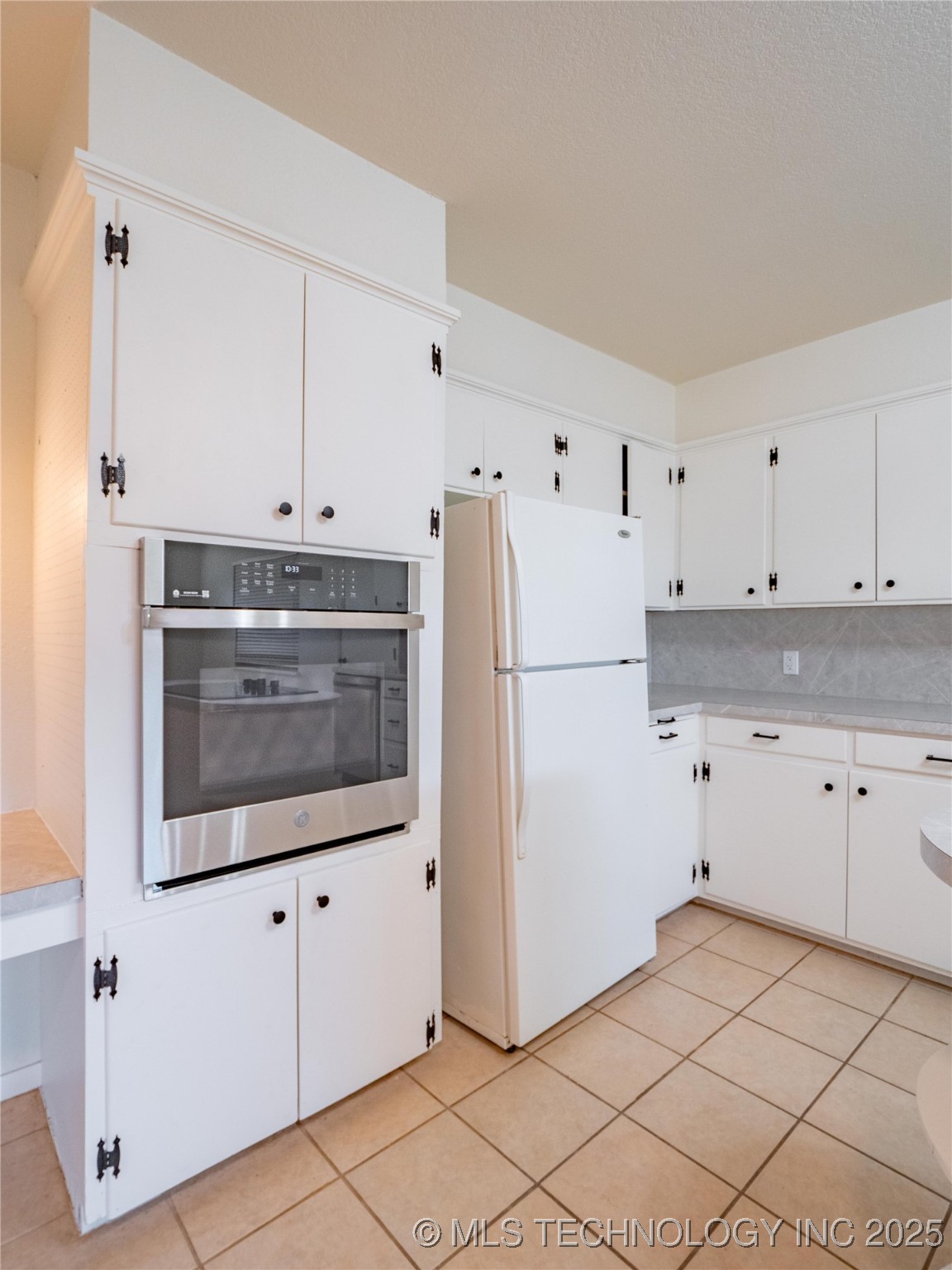 615 E South Avenue Property Photo 18