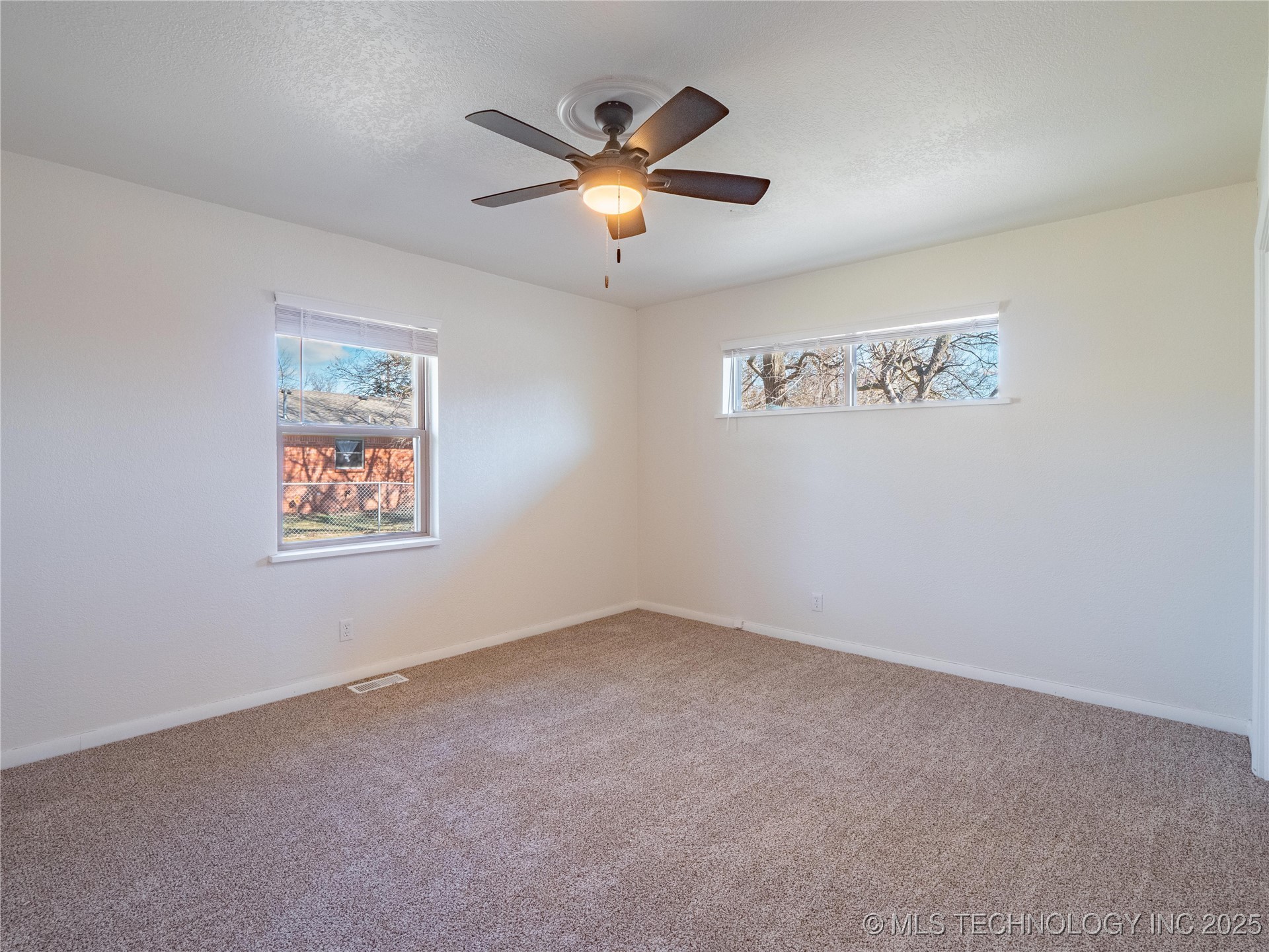 615 E South Avenue Property Photo 23