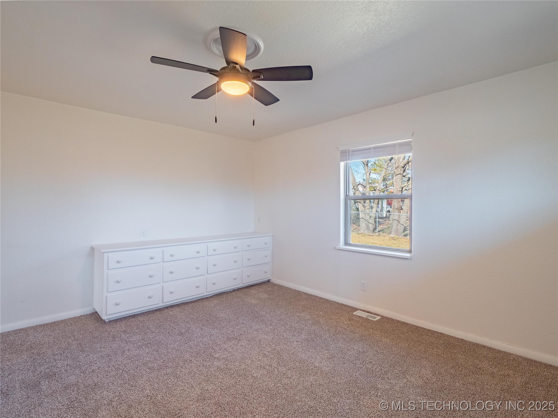615 E South Avenue Property Photo 26