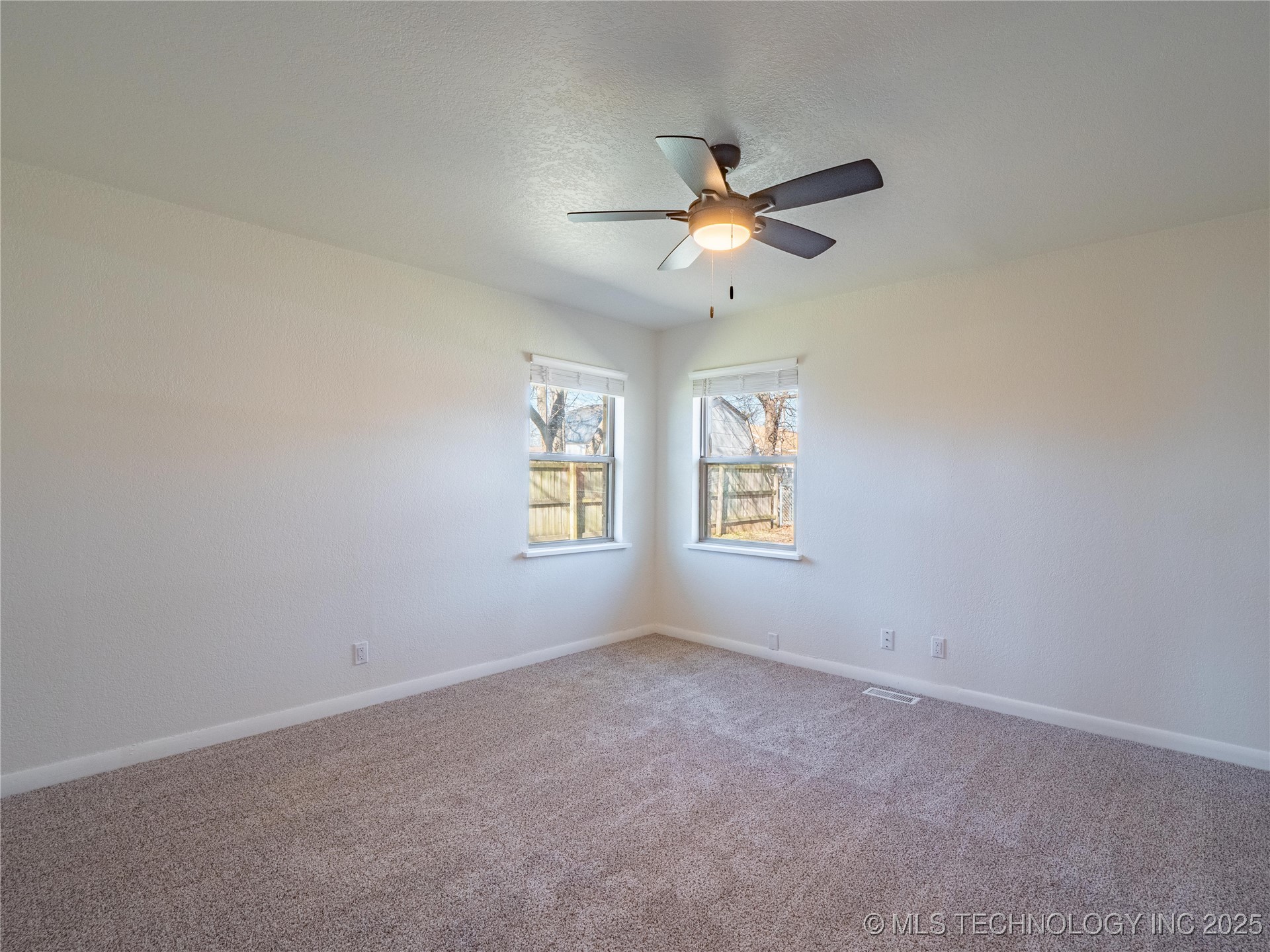 615 E South Avenue Property Photo 27