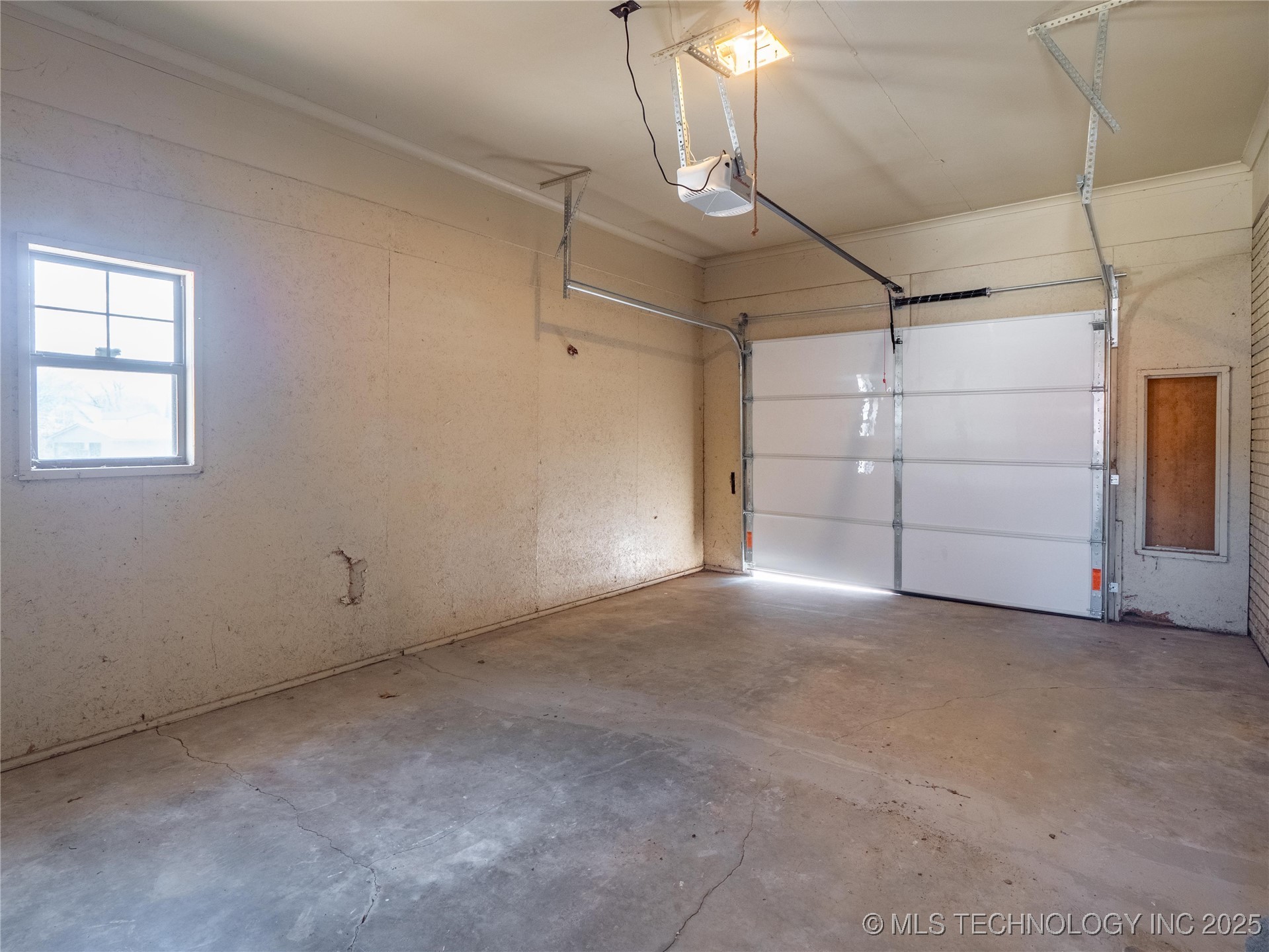 615 E South Avenue Property Photo 33