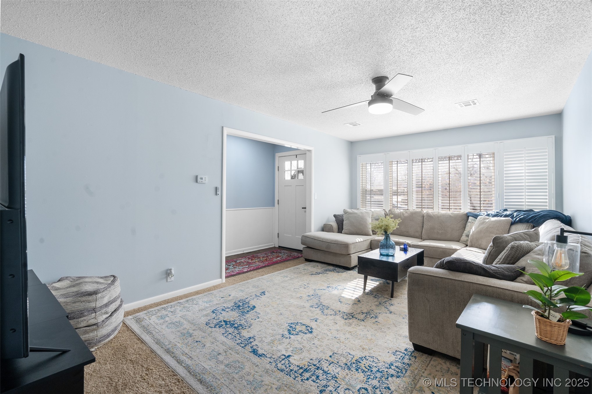 210 E 15th Street Property Photo 10