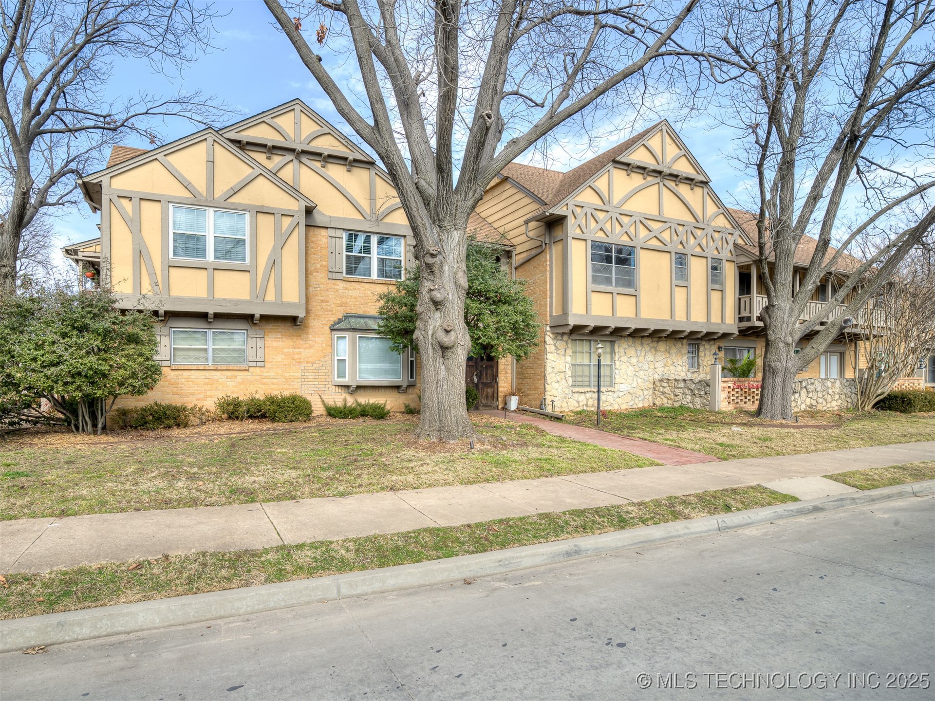 1107 E 45th Place S Ed7 Property Photo