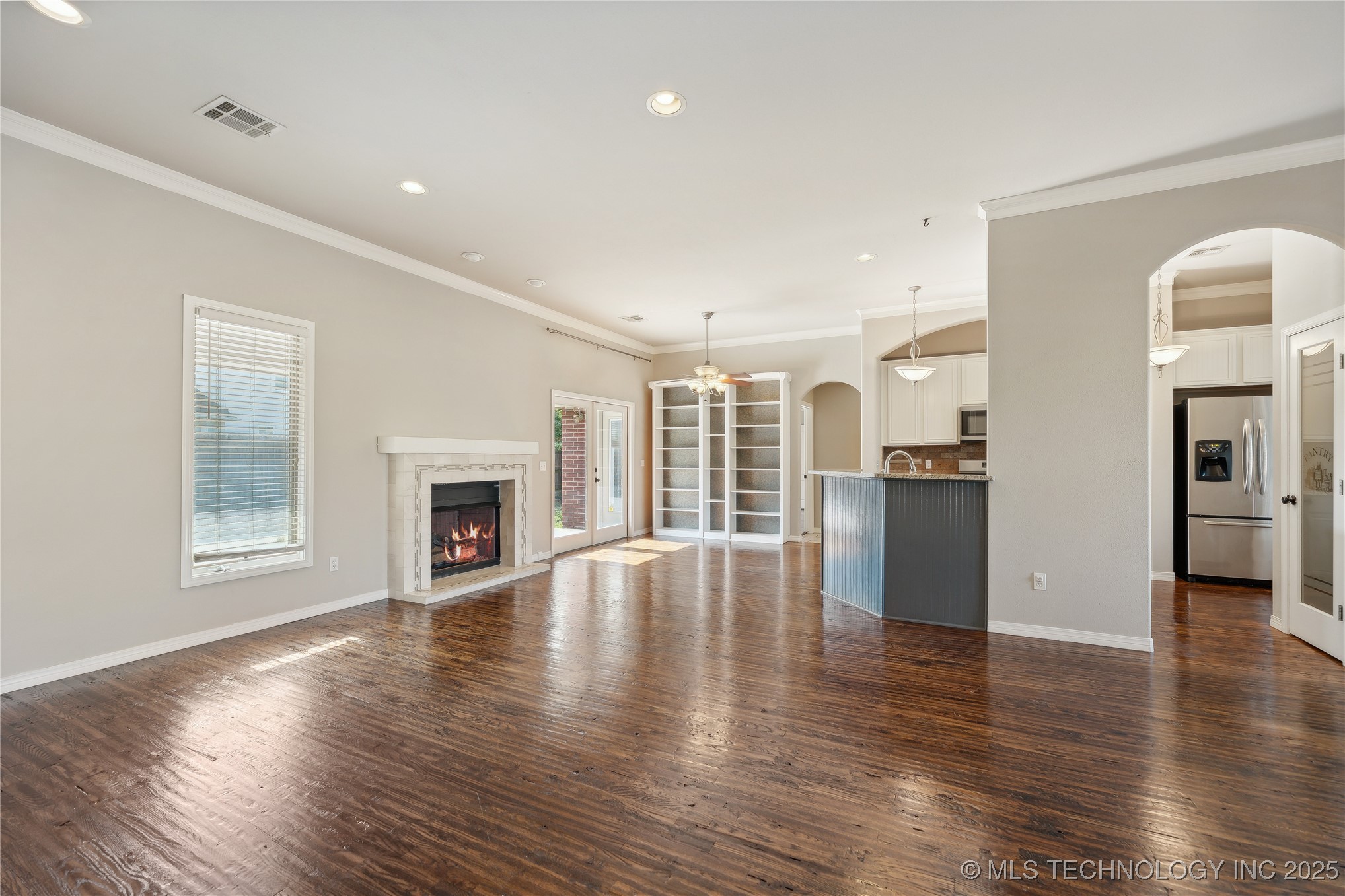 11519 S Nandina Avenue Property Photo 8