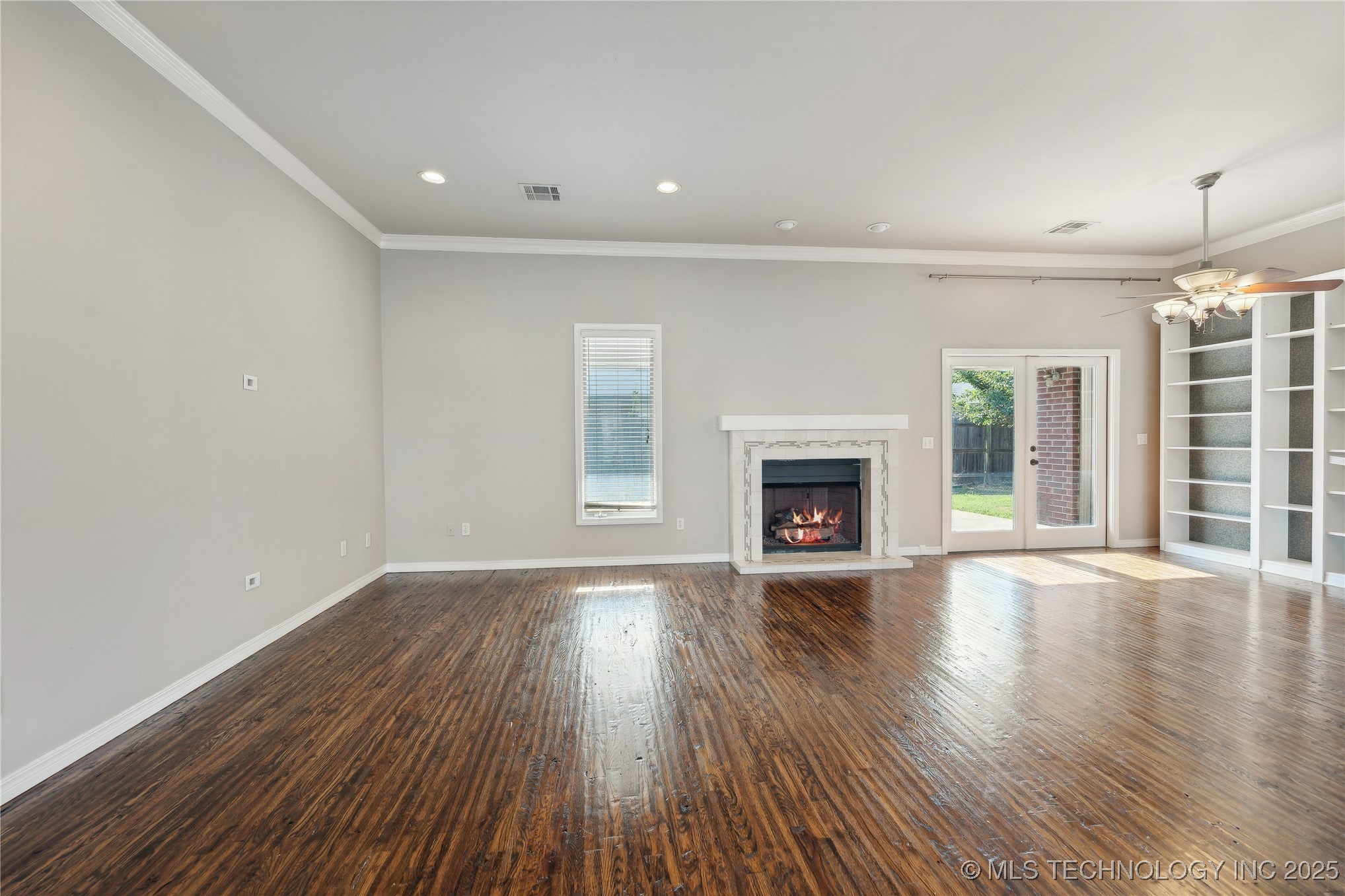 11519 S Nandina Avenue Property Photo 9