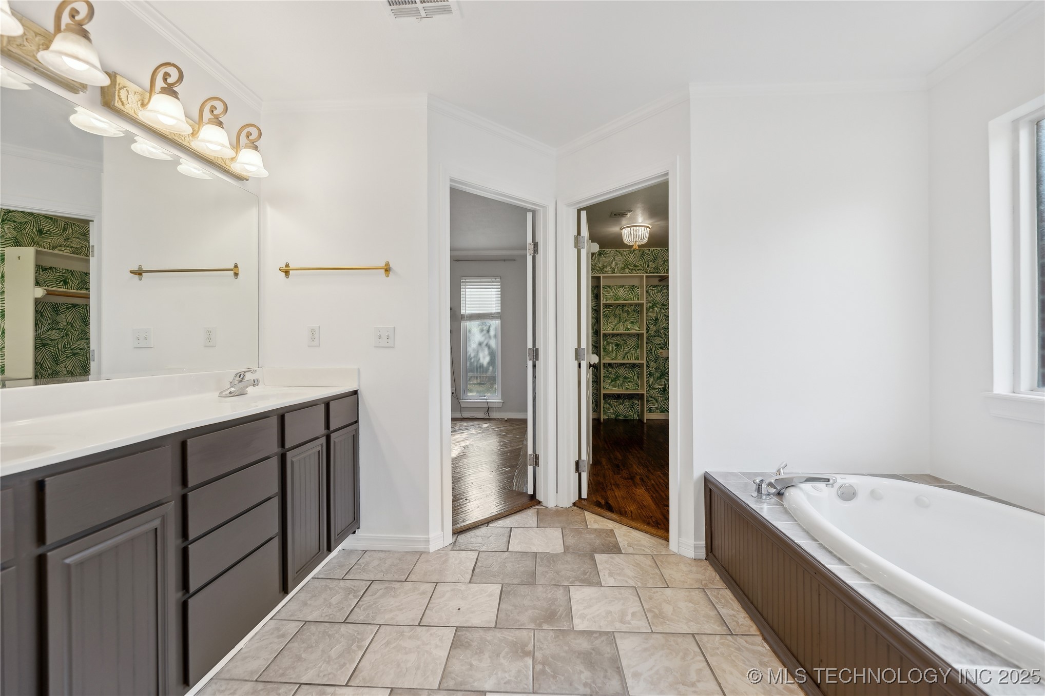 11519 S Nandina Avenue Property Photo 25