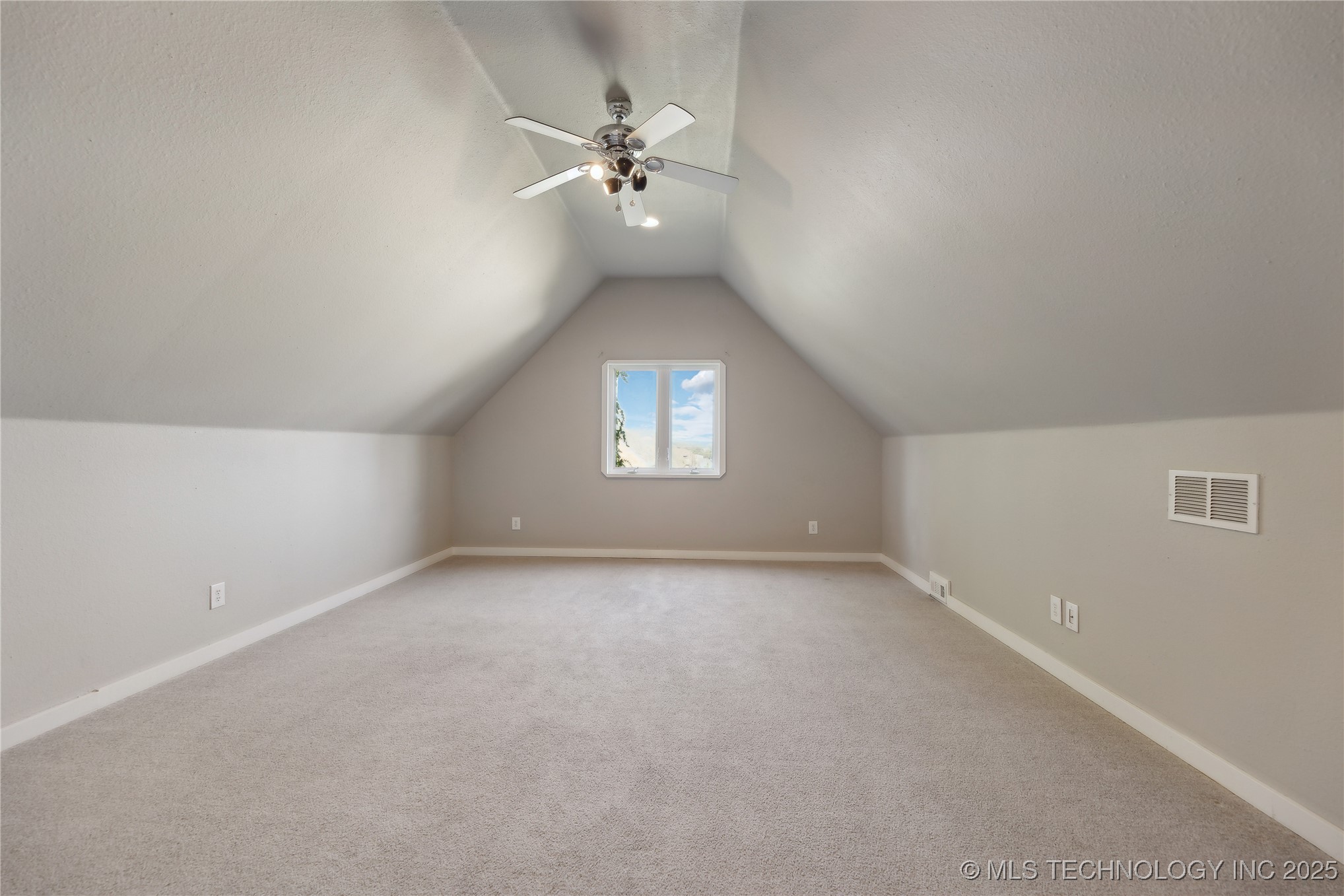 11519 S Nandina Avenue Property Photo 28