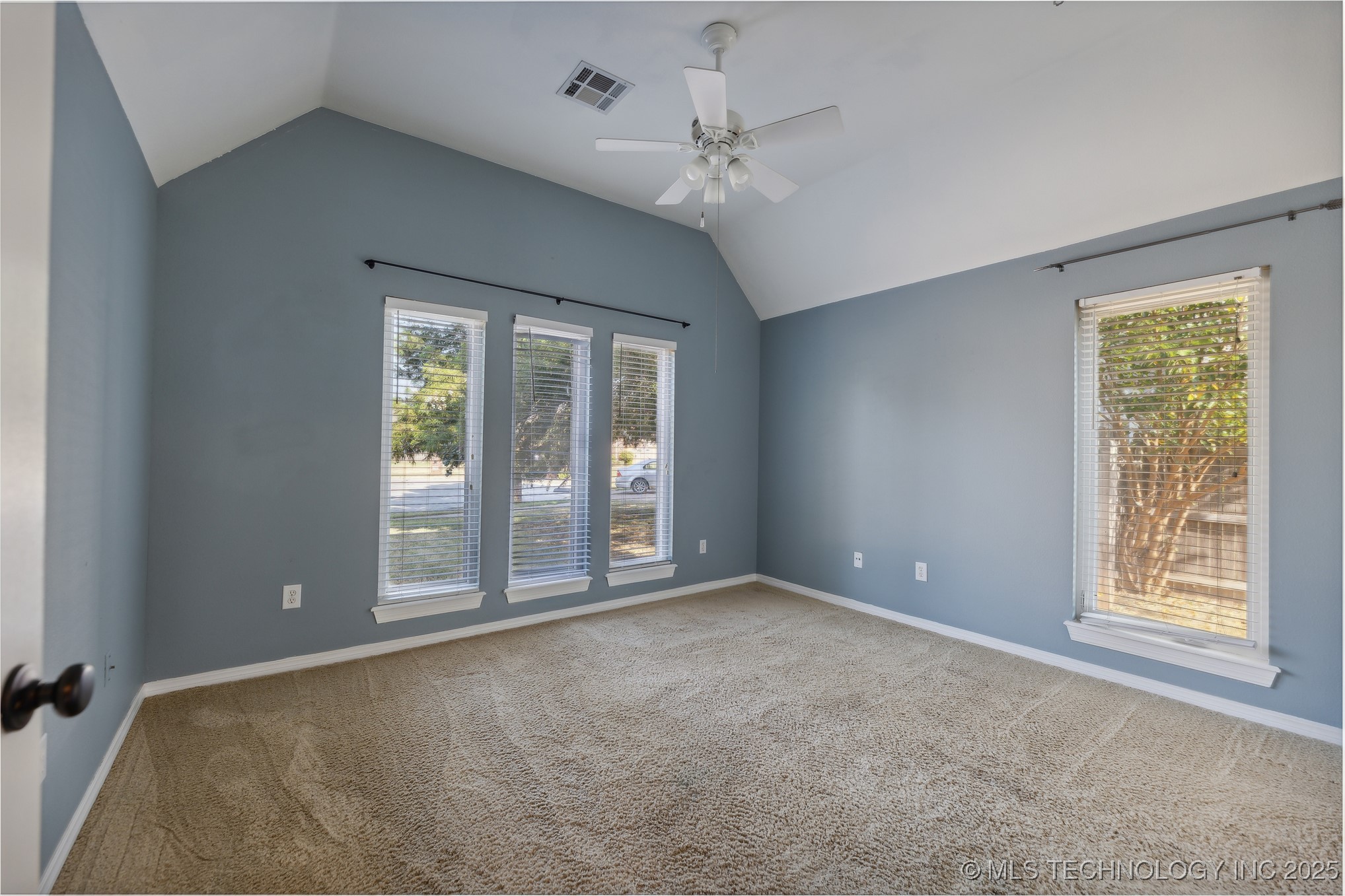 11519 S Nandina Avenue Property Photo 32
