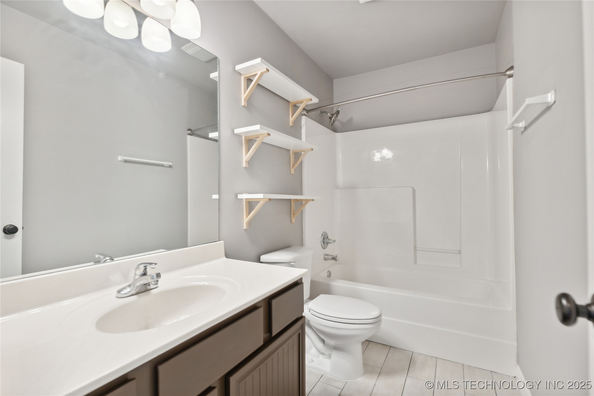 11519 S Nandina Avenue Property Photo 34
