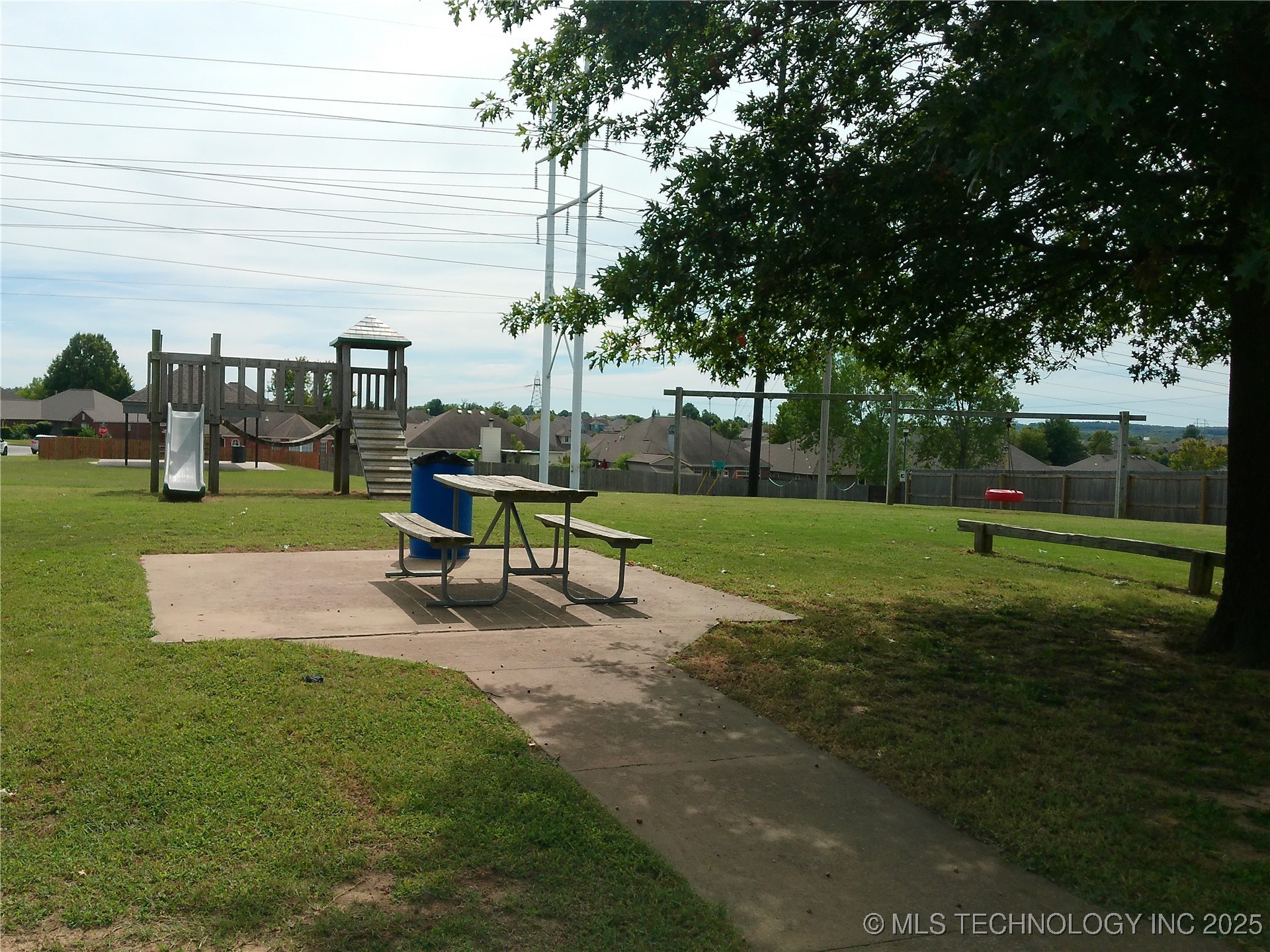 11519 S Nandina Avenue Property Photo 43