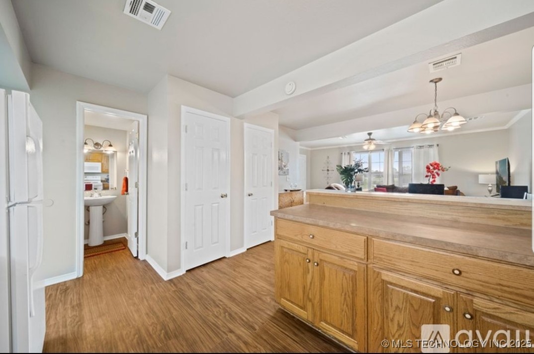 6710 S Utica Place Property Photo 25